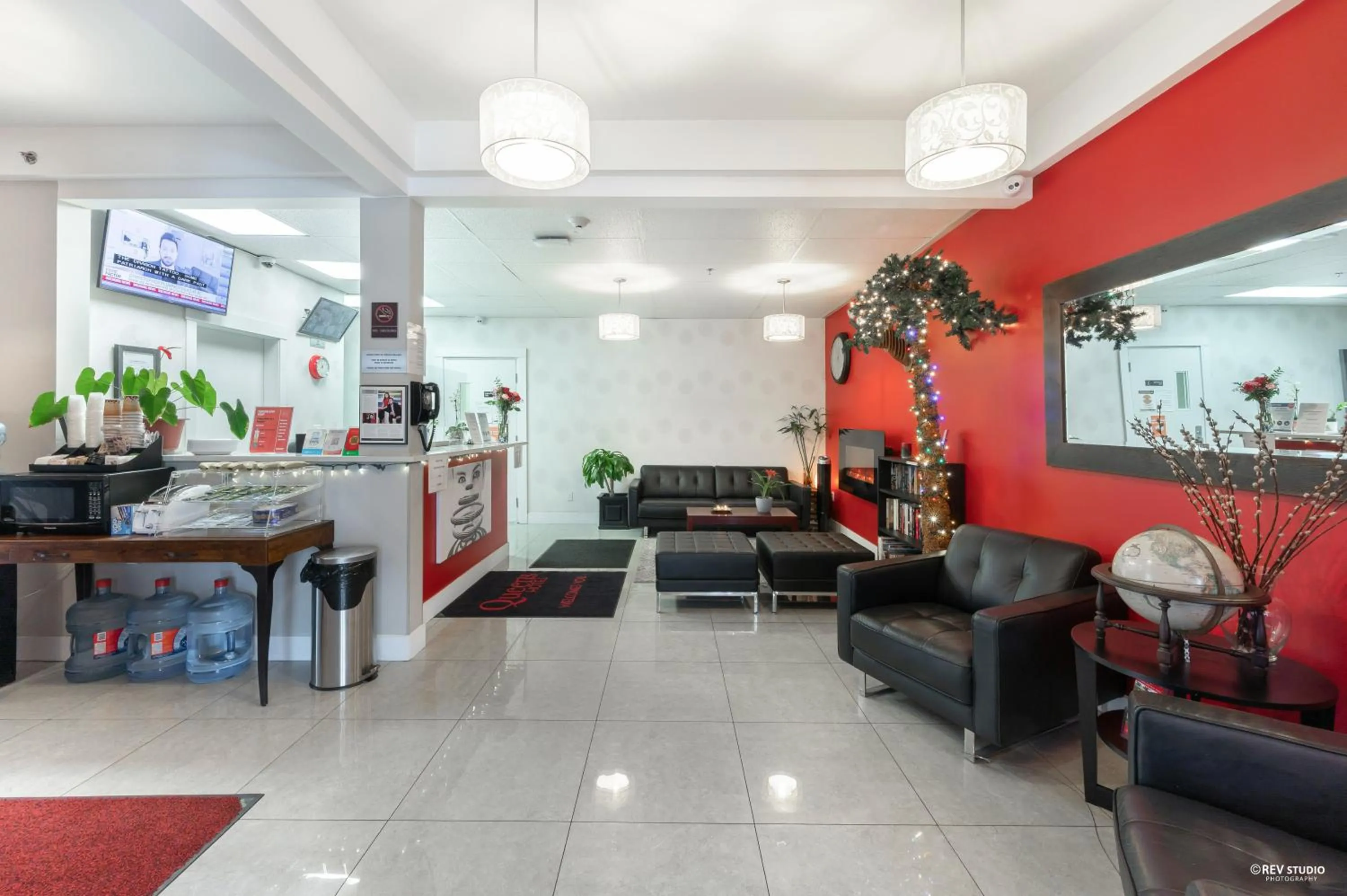 Lobby or reception in Queens Hotel