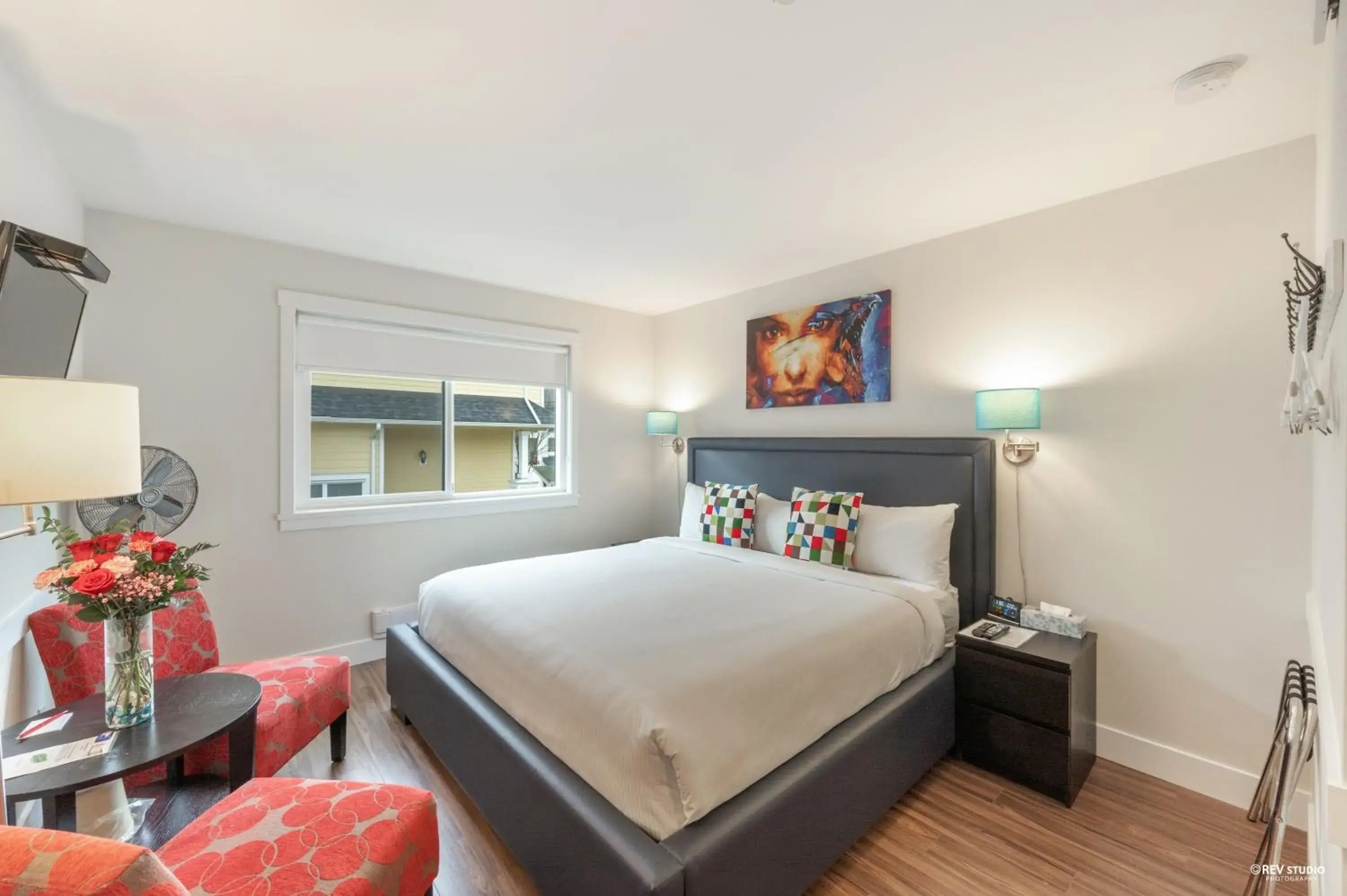 Deluxe King Room in Queens Hotel Deluxe King Room in Queens Hotel