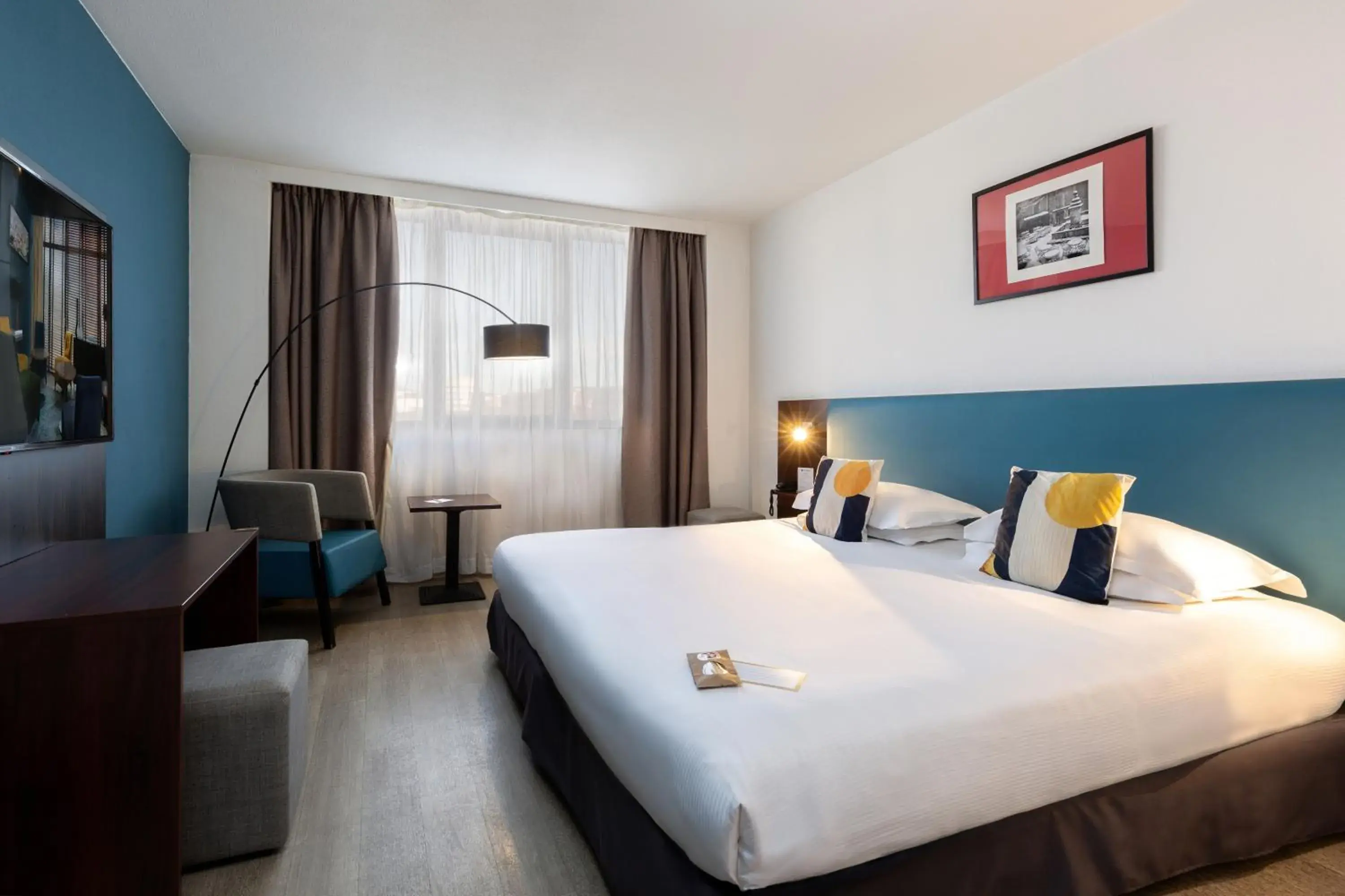 Bedroom, Bed in Best Western Hotel le Galice Aix-en-Provence Bedroom, Bed in Best Western Hotel le Galice Aix-en-Provence