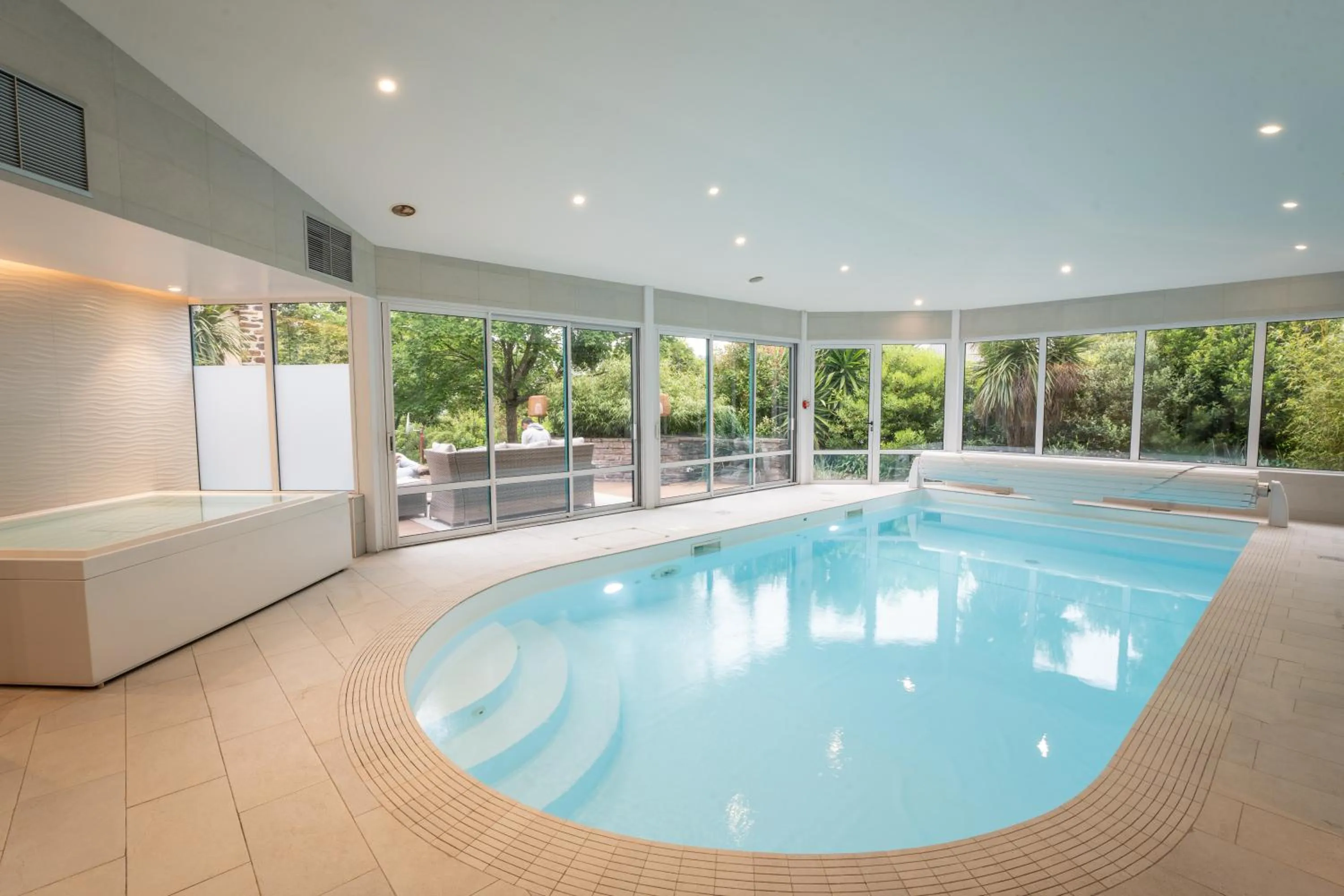 Swimming pool in Brit Hotel Ker Lann Aeroport - Parc Expo