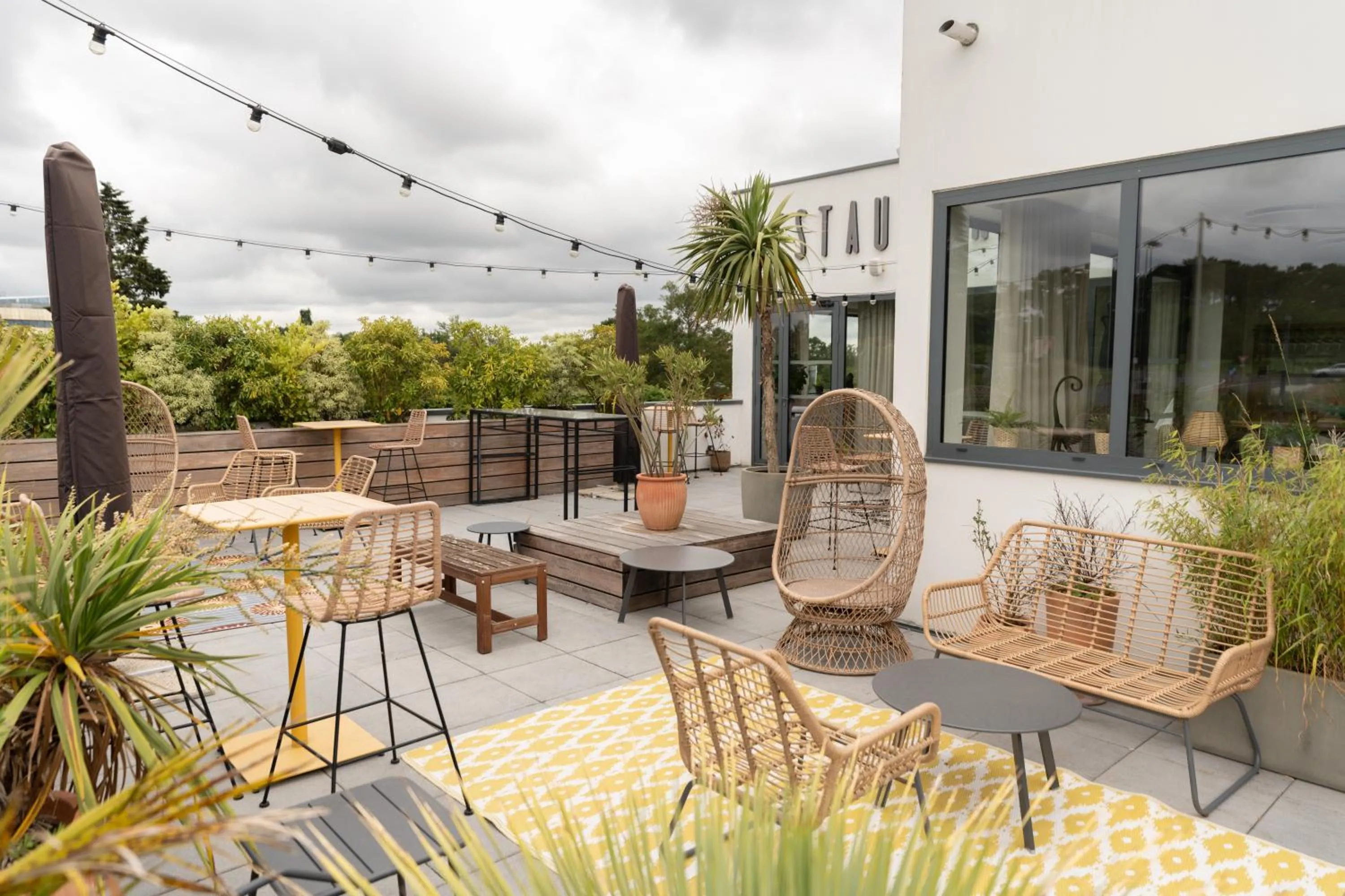 Patio in Brit Hotel Ker Lann Aeroport - Parc Expo