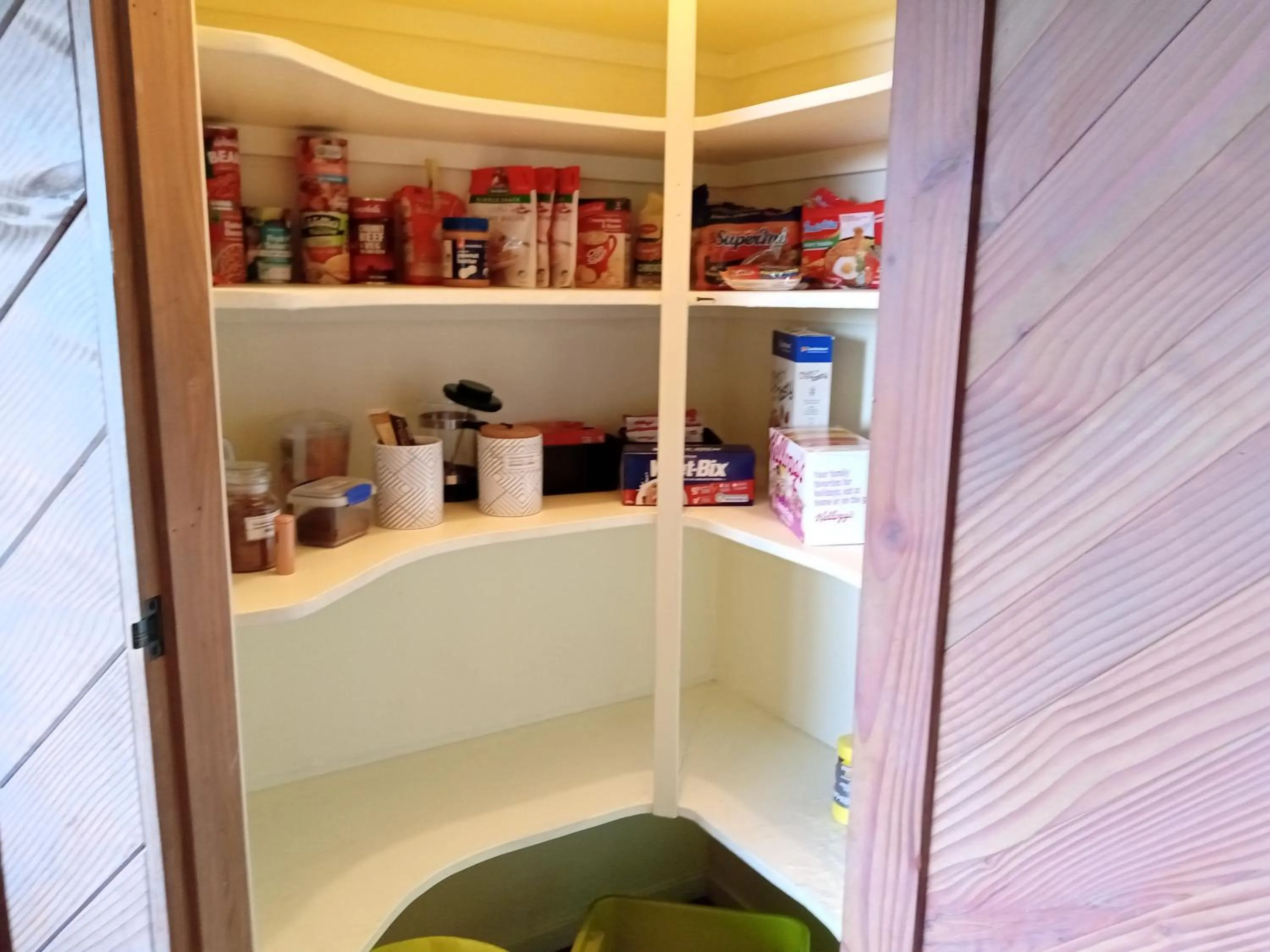 Kitchen or kitchenette in Waiotemarama Falls Lodge