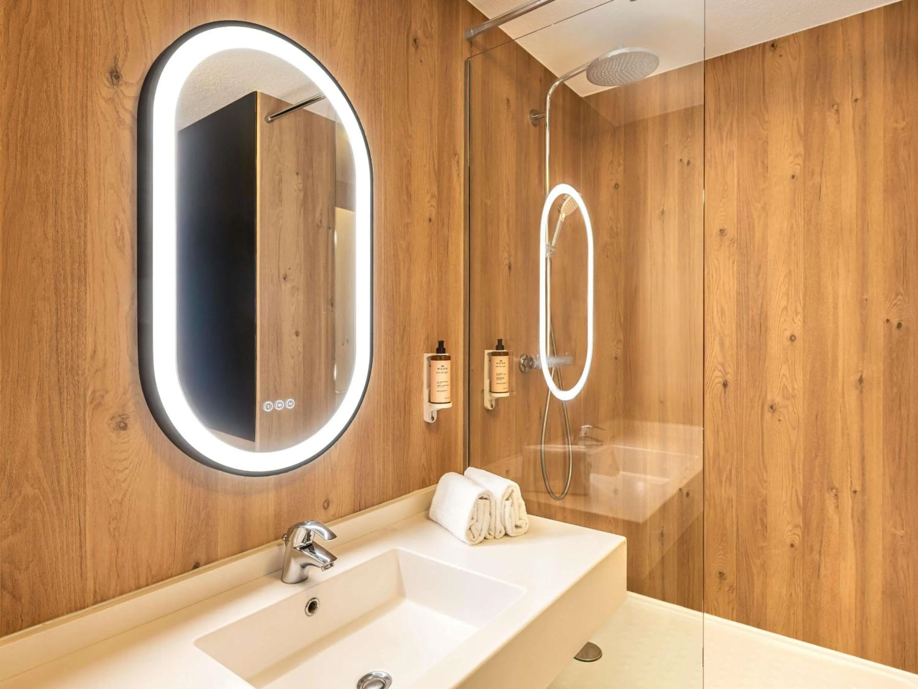 Property building in Mercure Lyon Est Chaponnay