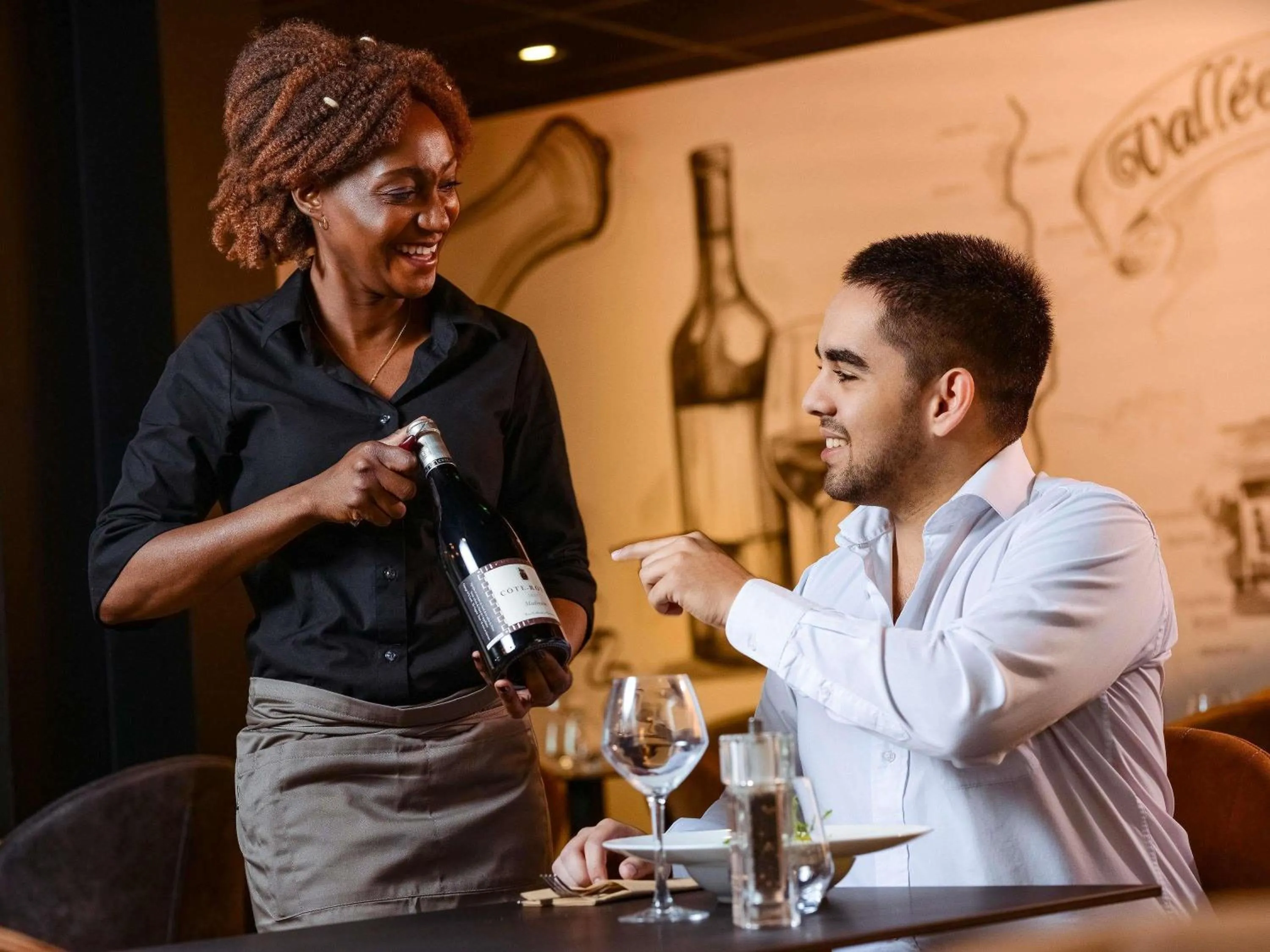 Restaurant/places to eat in Mercure Lyon Est Chaponnay