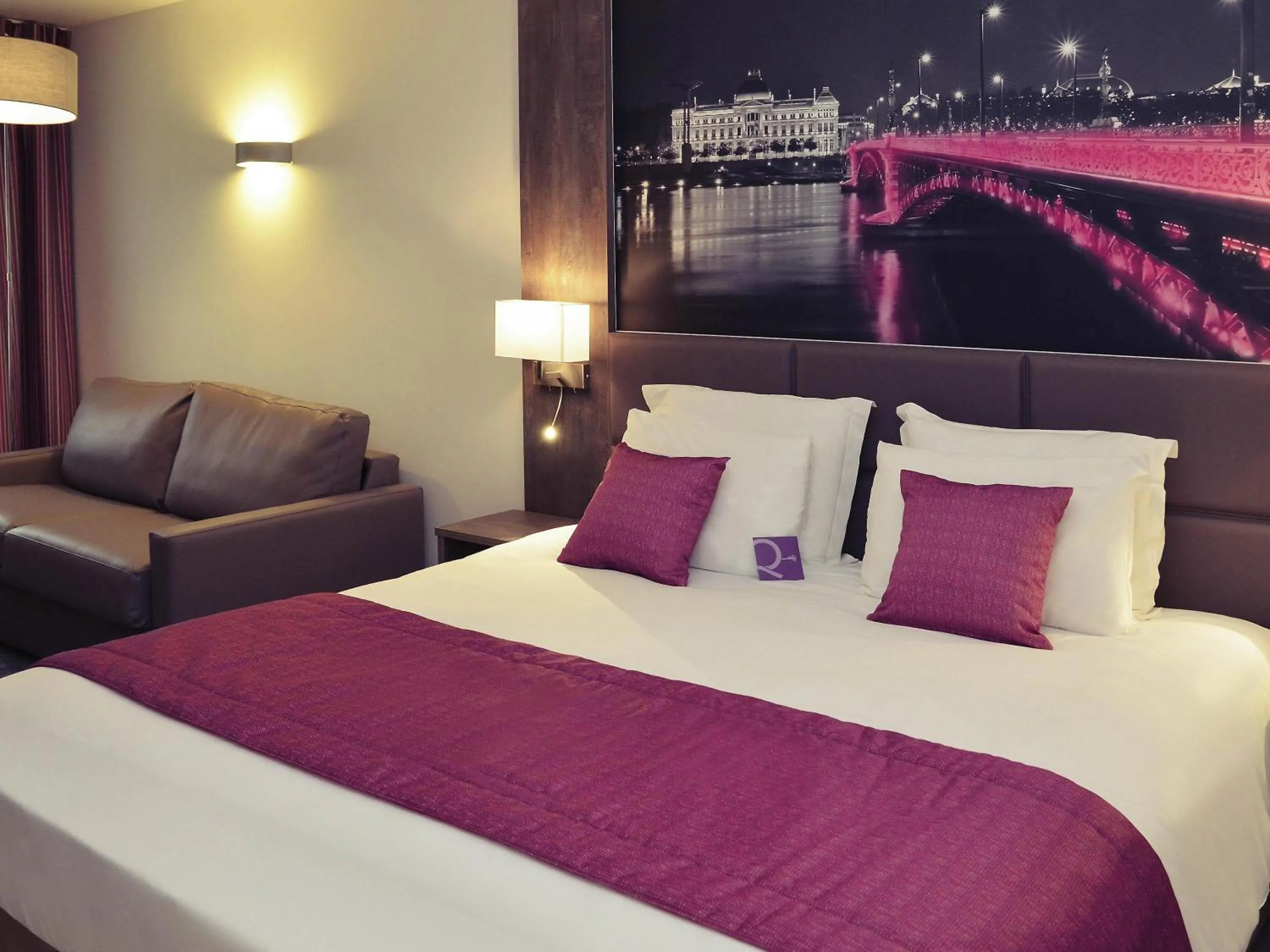 Bedroom, Bed in Mercure Lyon Est Chaponnay