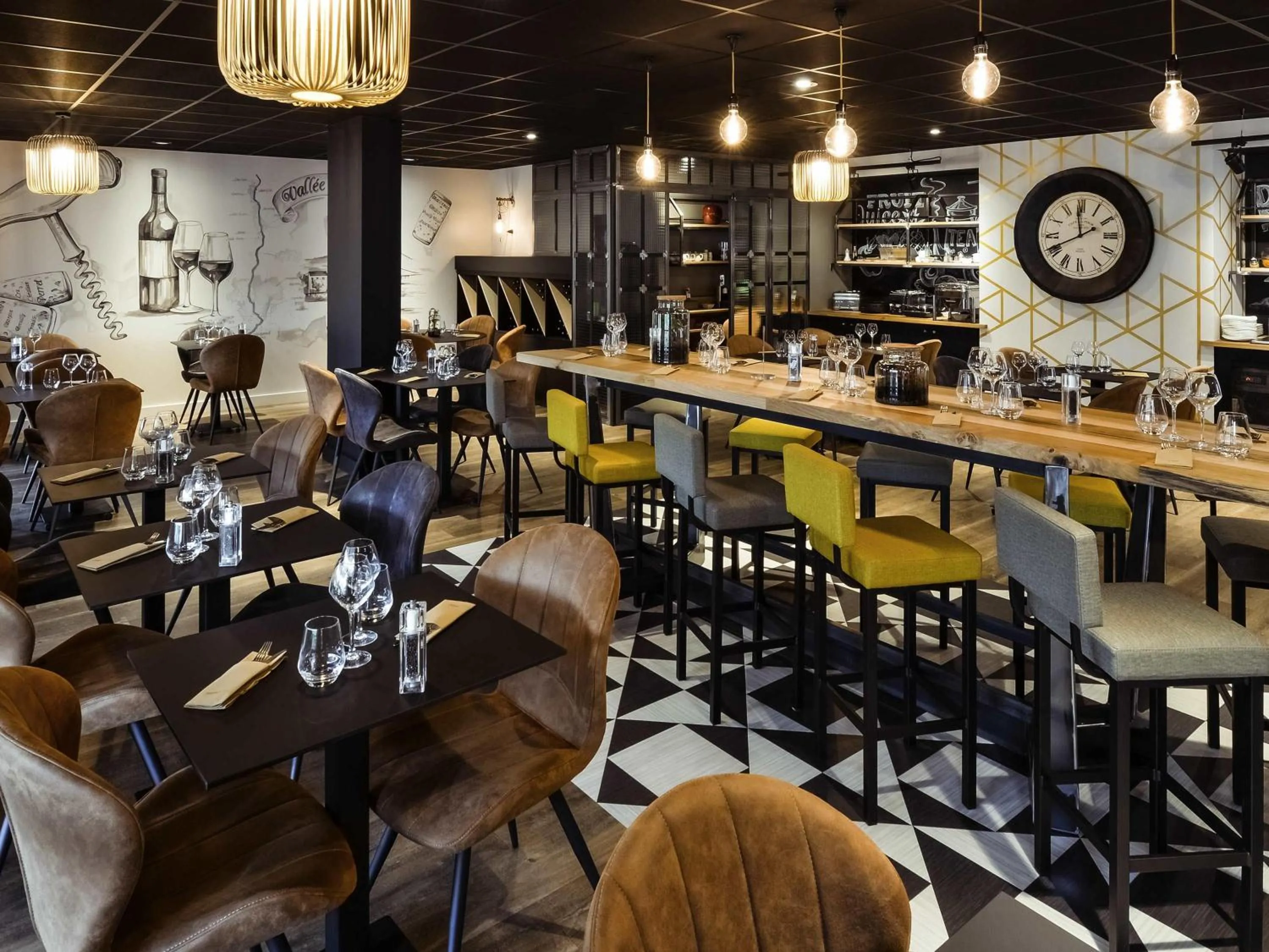 Restaurant/places to eat in Mercure Lyon Est Chaponnay