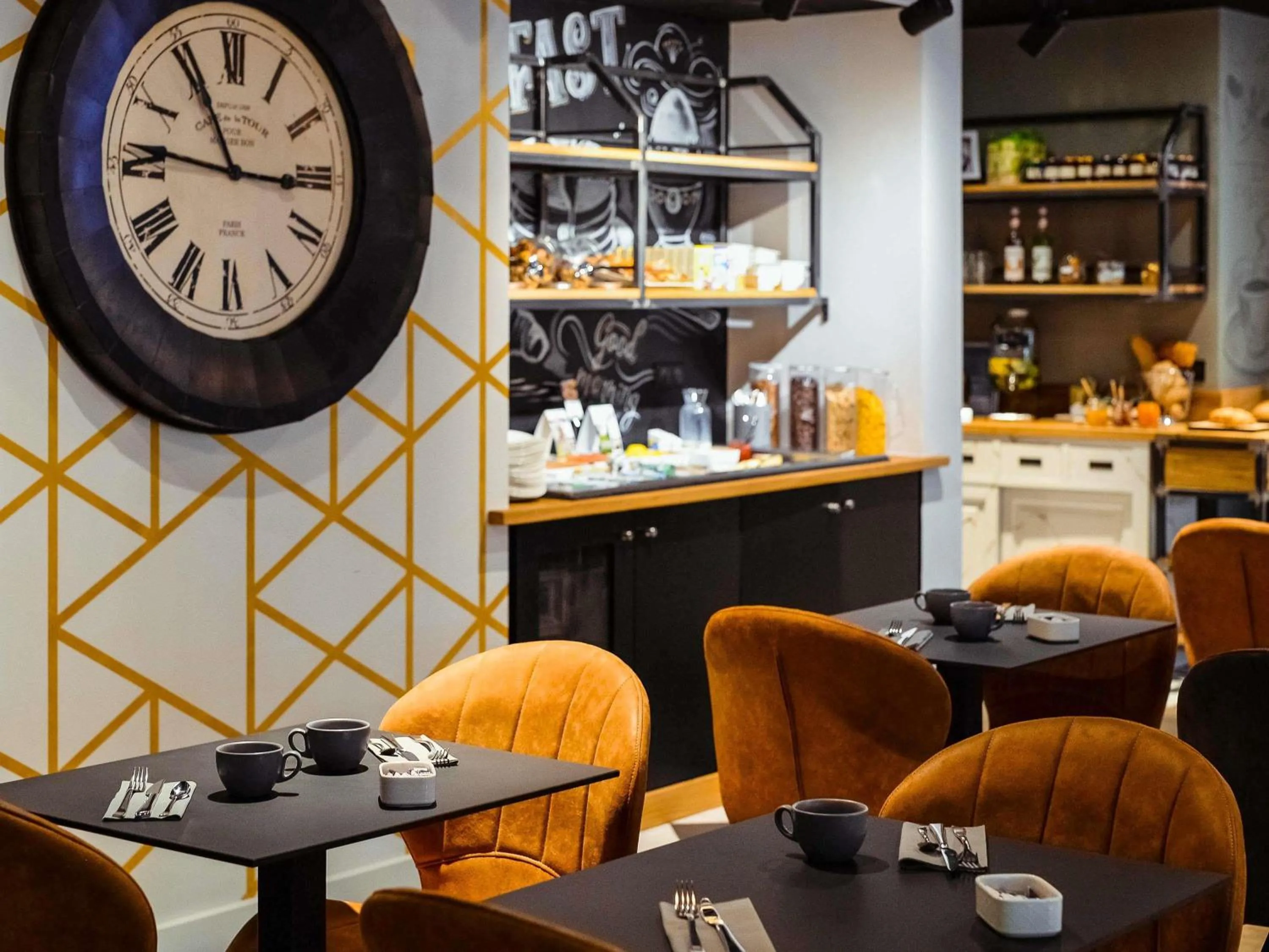 Breakfast in Mercure Lyon Est Chaponnay