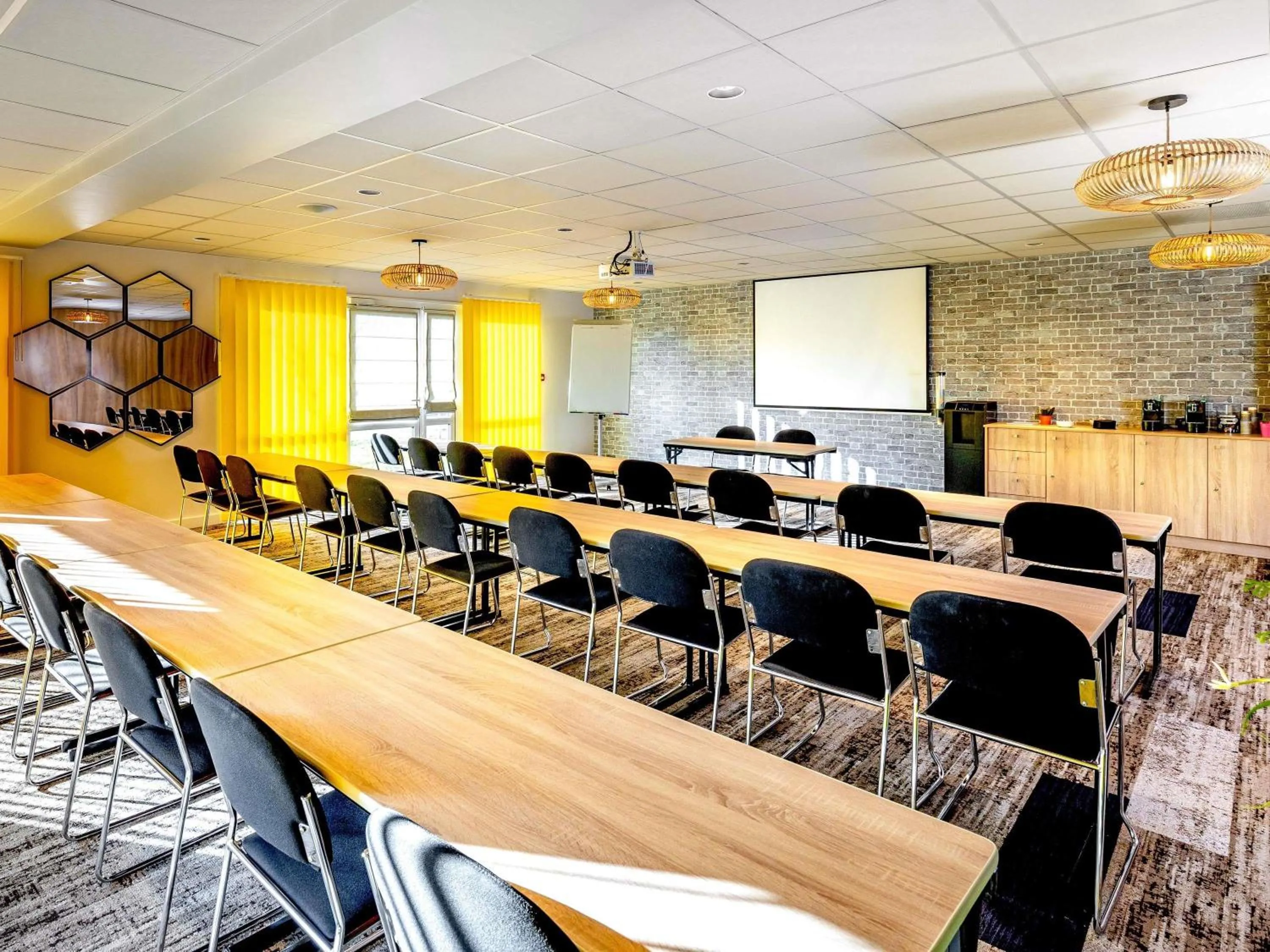 Meeting/conference room in Mercure Lyon Est Chaponnay