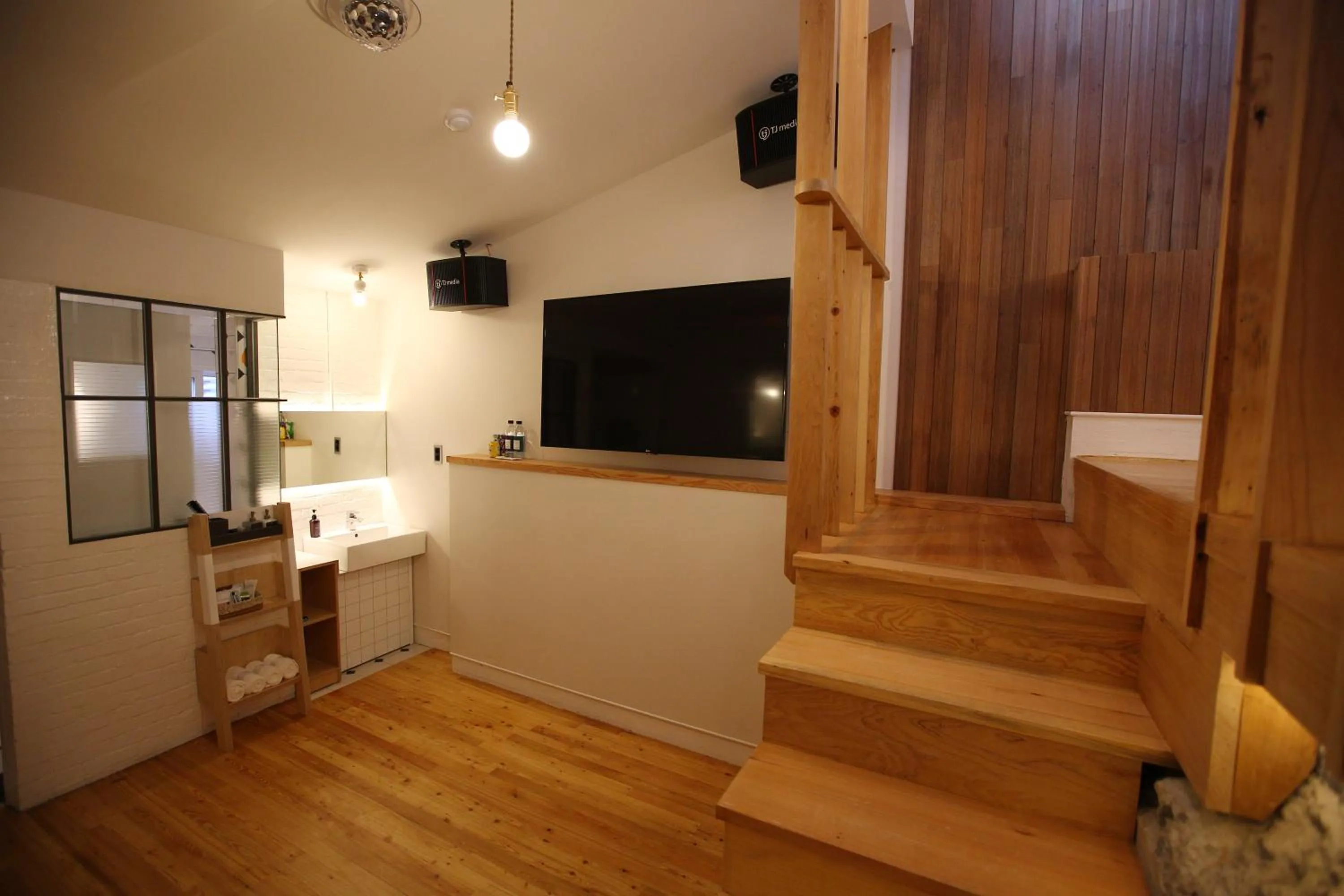 TV/Entertainment Center in Hotel ONDO