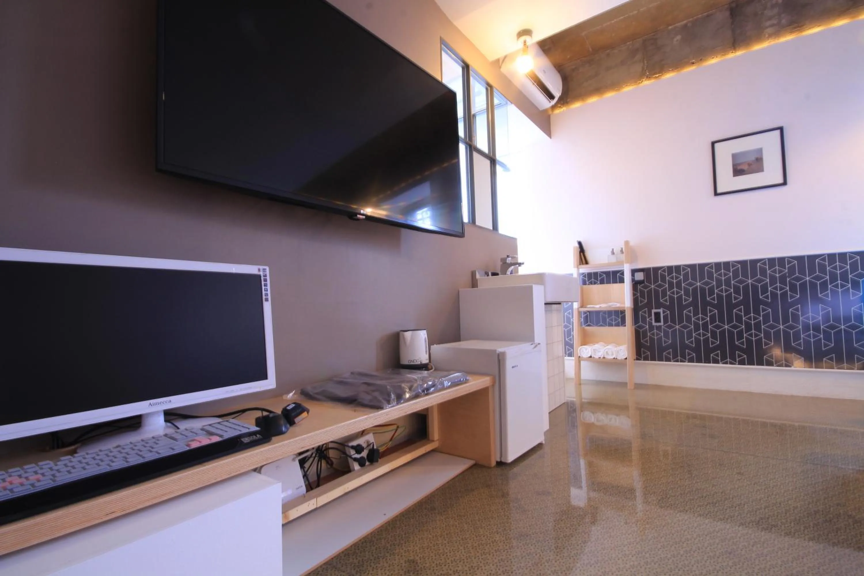 TV/Entertainment Center in Hotel ONDO