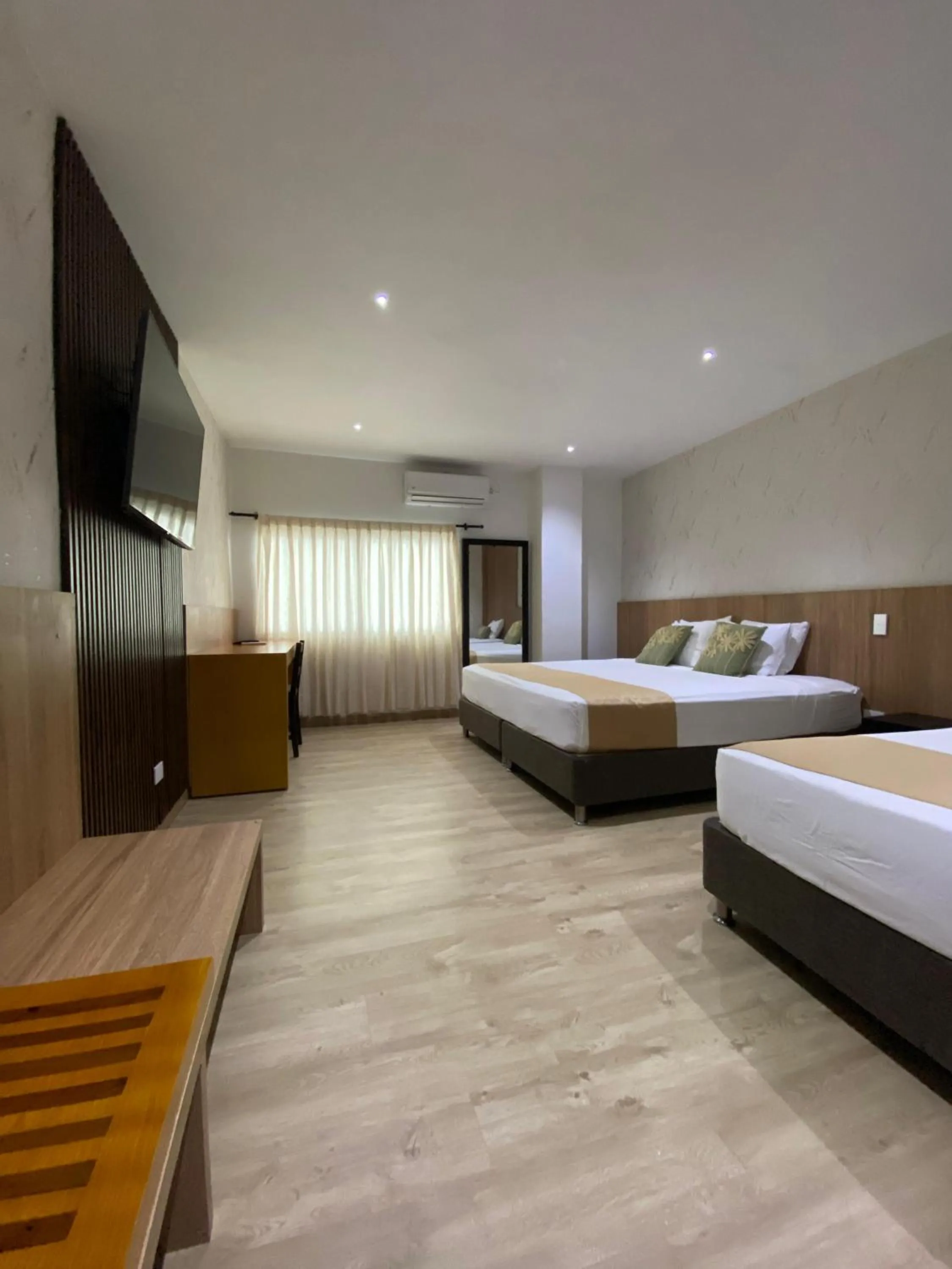 TV and multimedia, Bed in Hotel Portofino