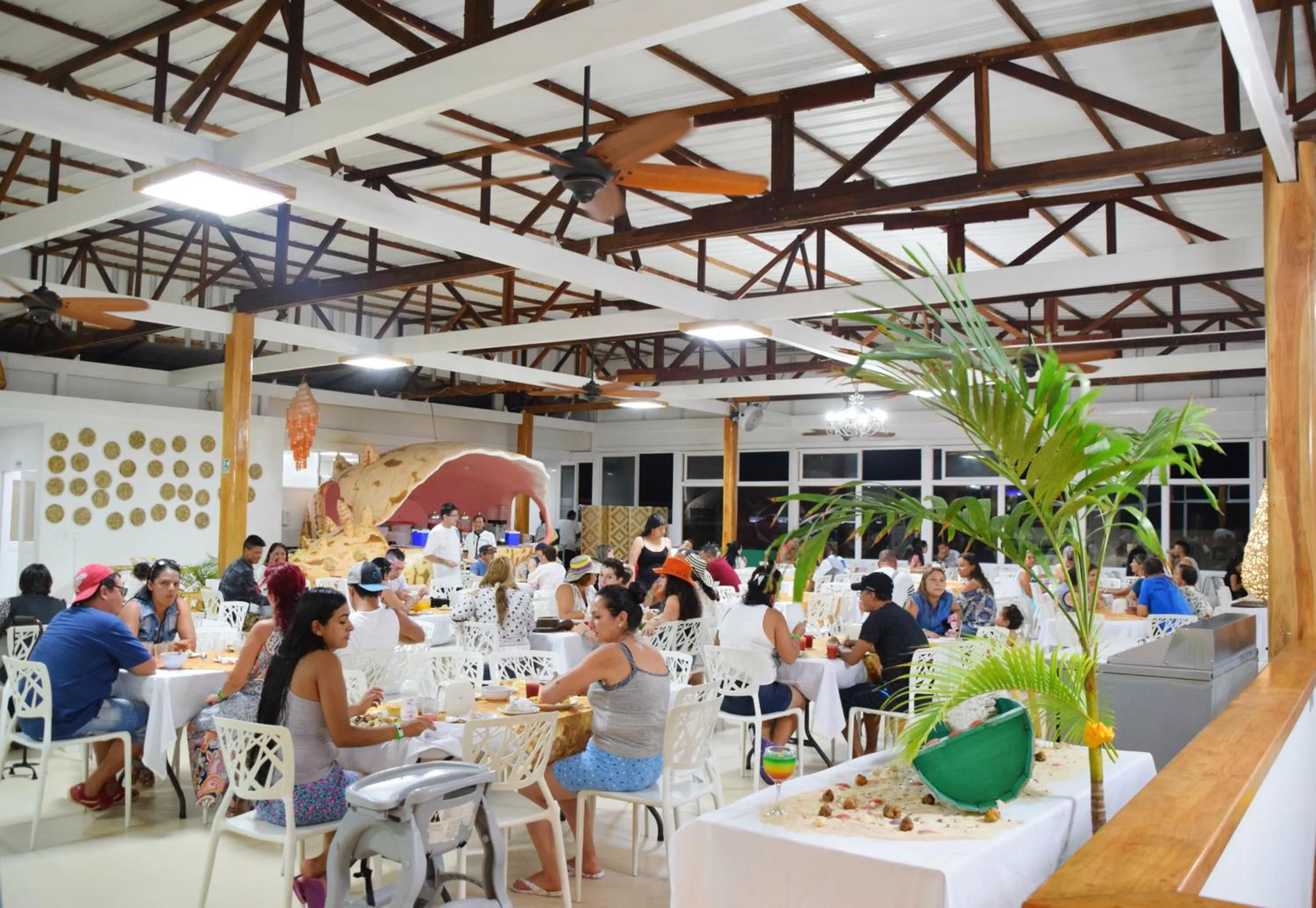 Restaurant/places to eat in Hotel Portofino