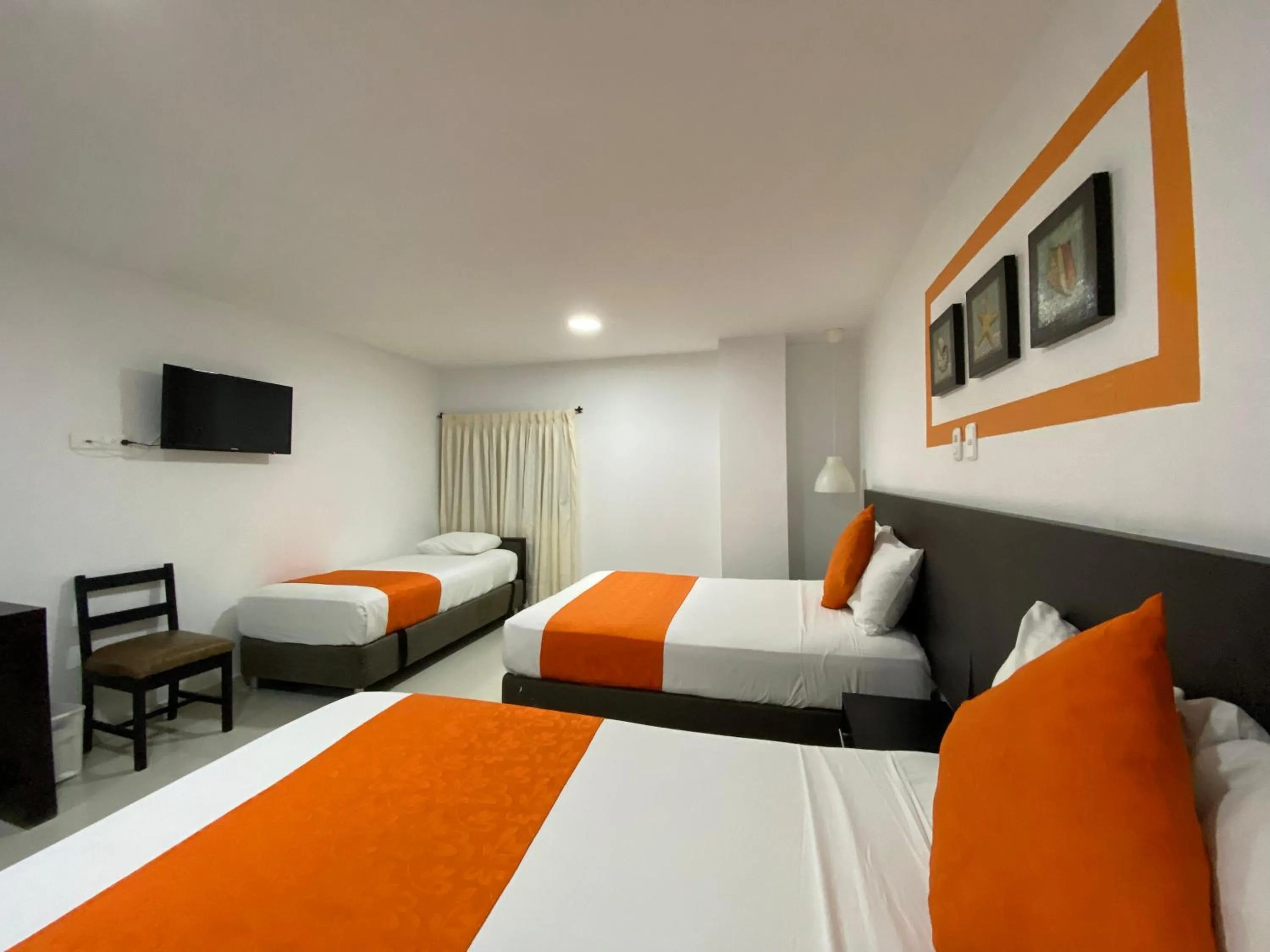 TV and multimedia, Bed in Hotel Portofino