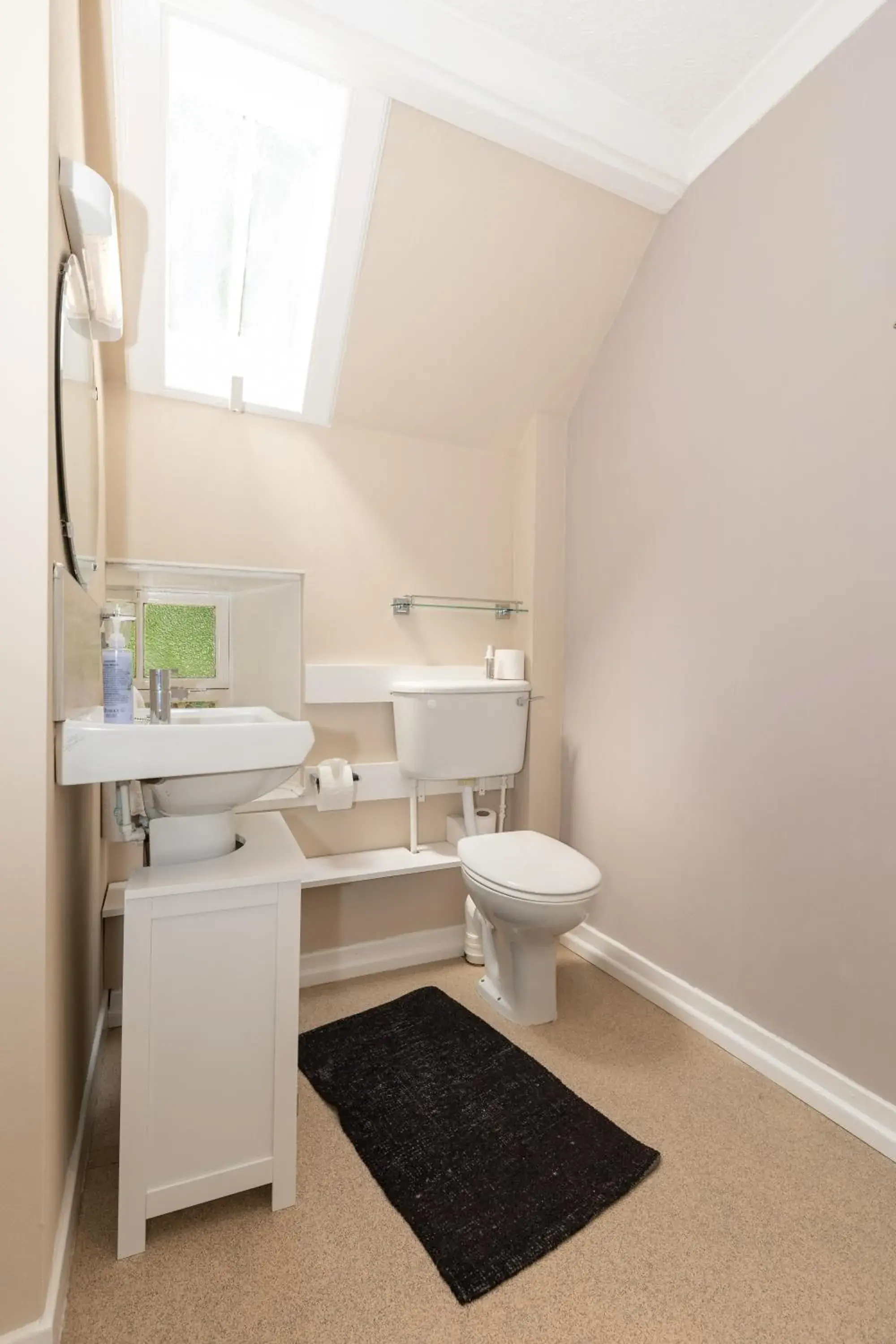 Twin Room in The Hill Hotel Twin Room in The Hill Hotel