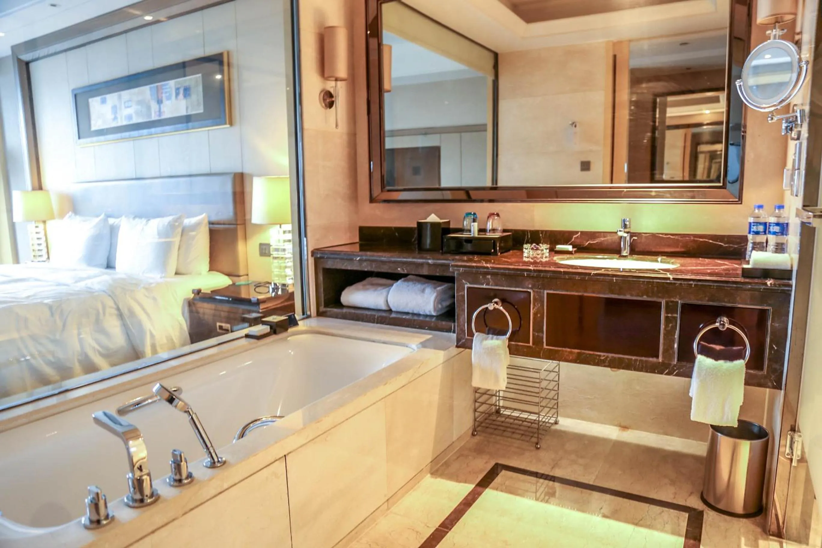 Toilet, Bed in Wanda Realm Huaian