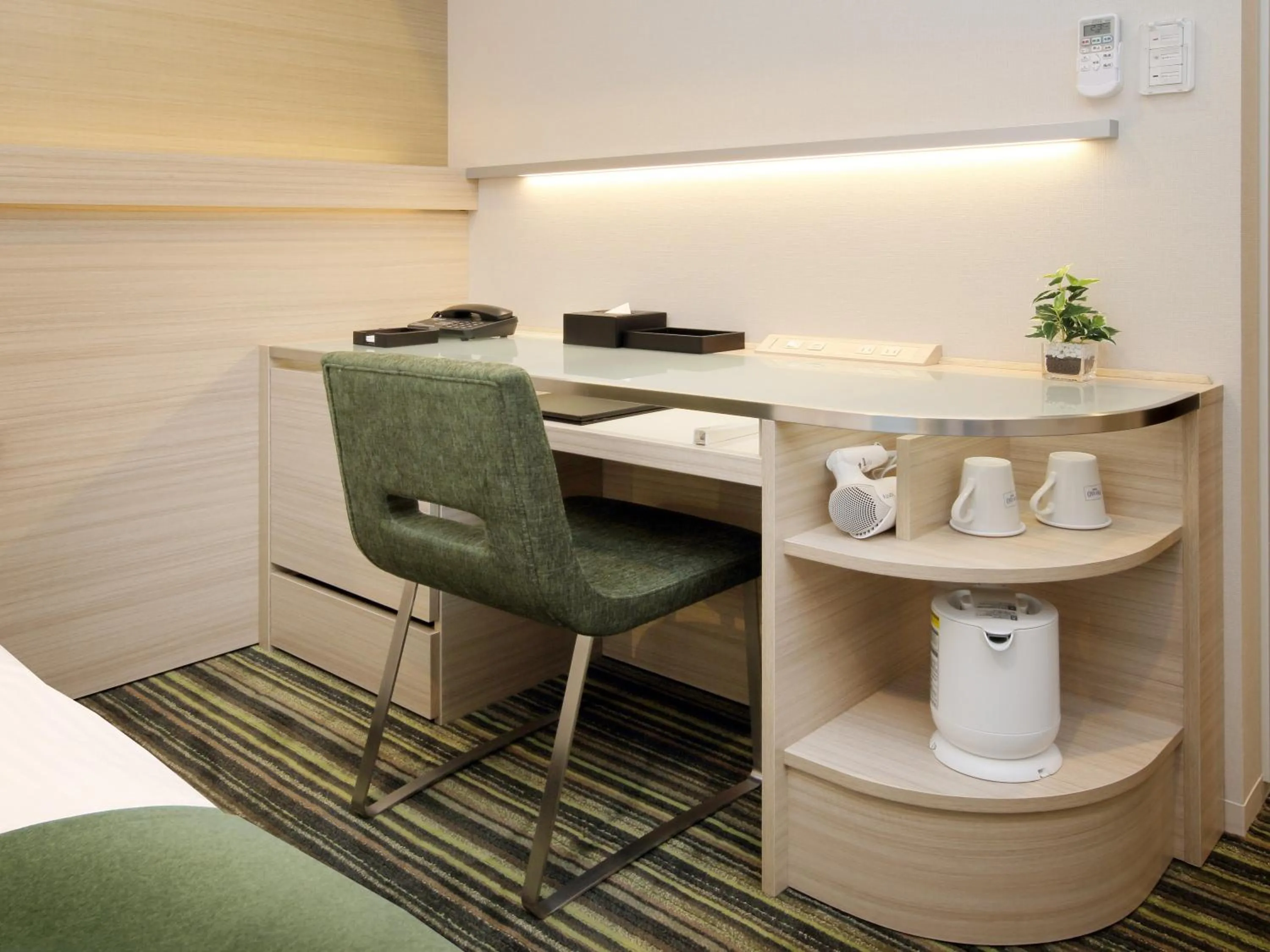 Photo of the whole room in Keio Presso Inn Tokyo Station Yaesu