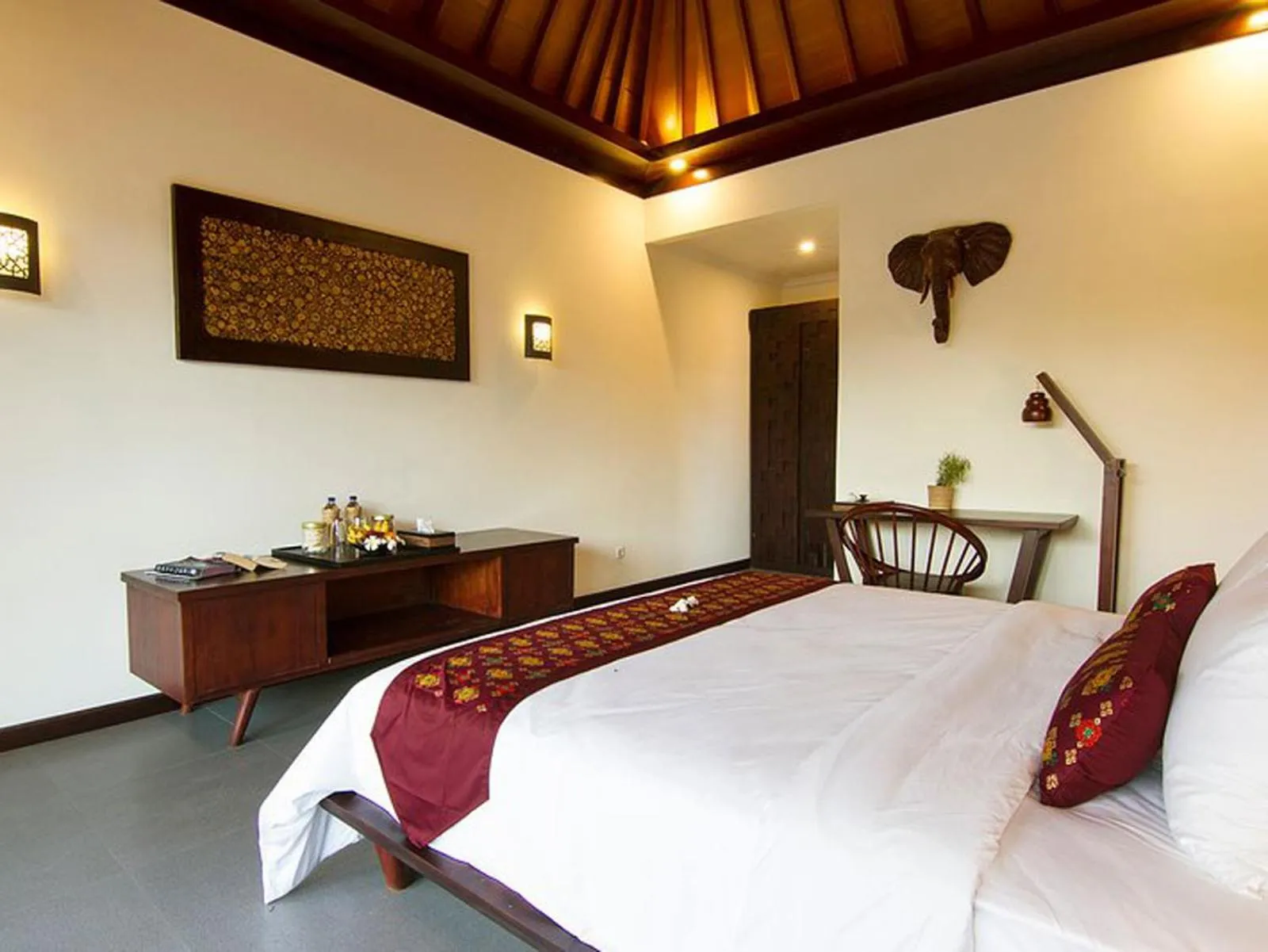 Bed in Samata Village Gili Air