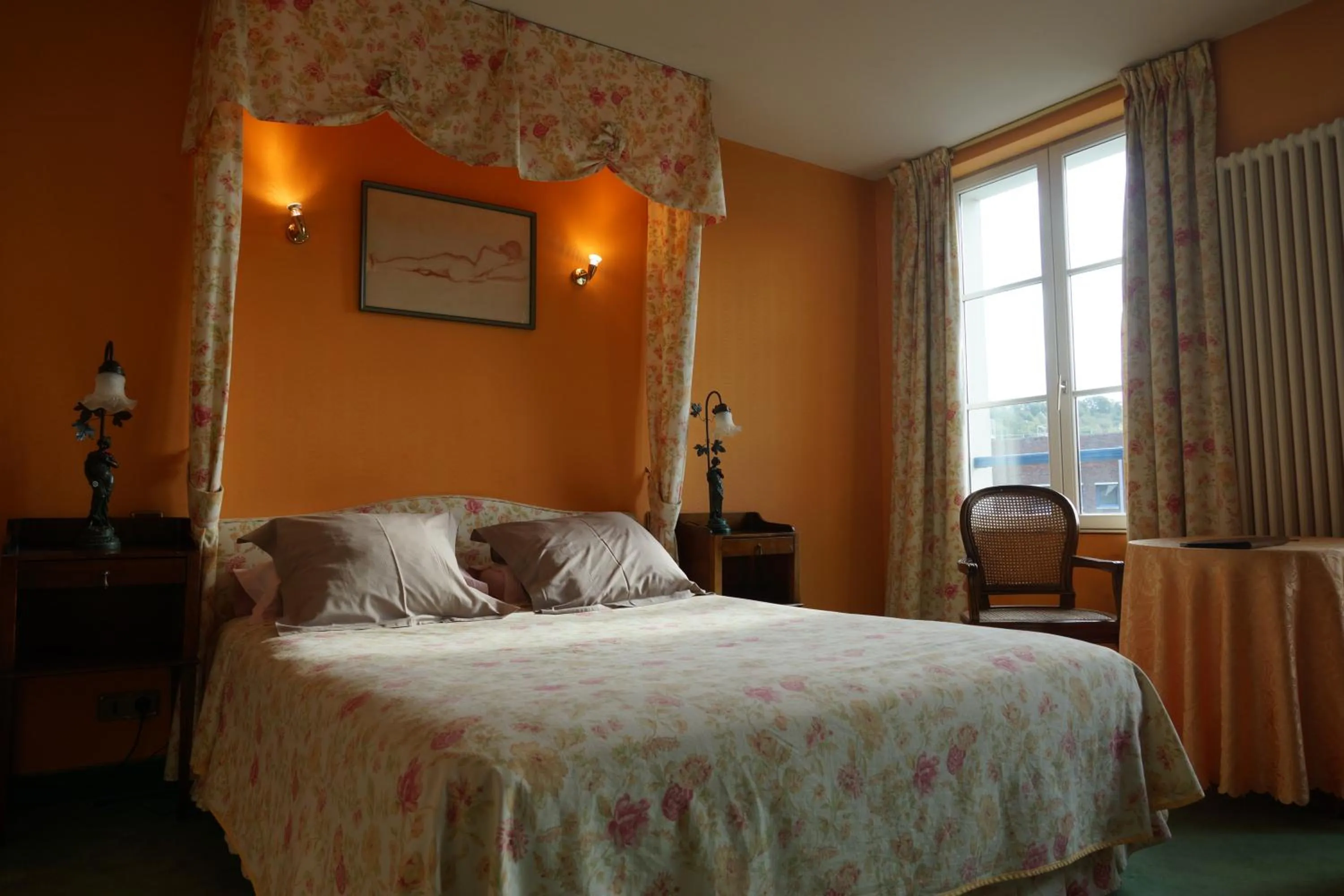 Bed in Hotel La Diligence