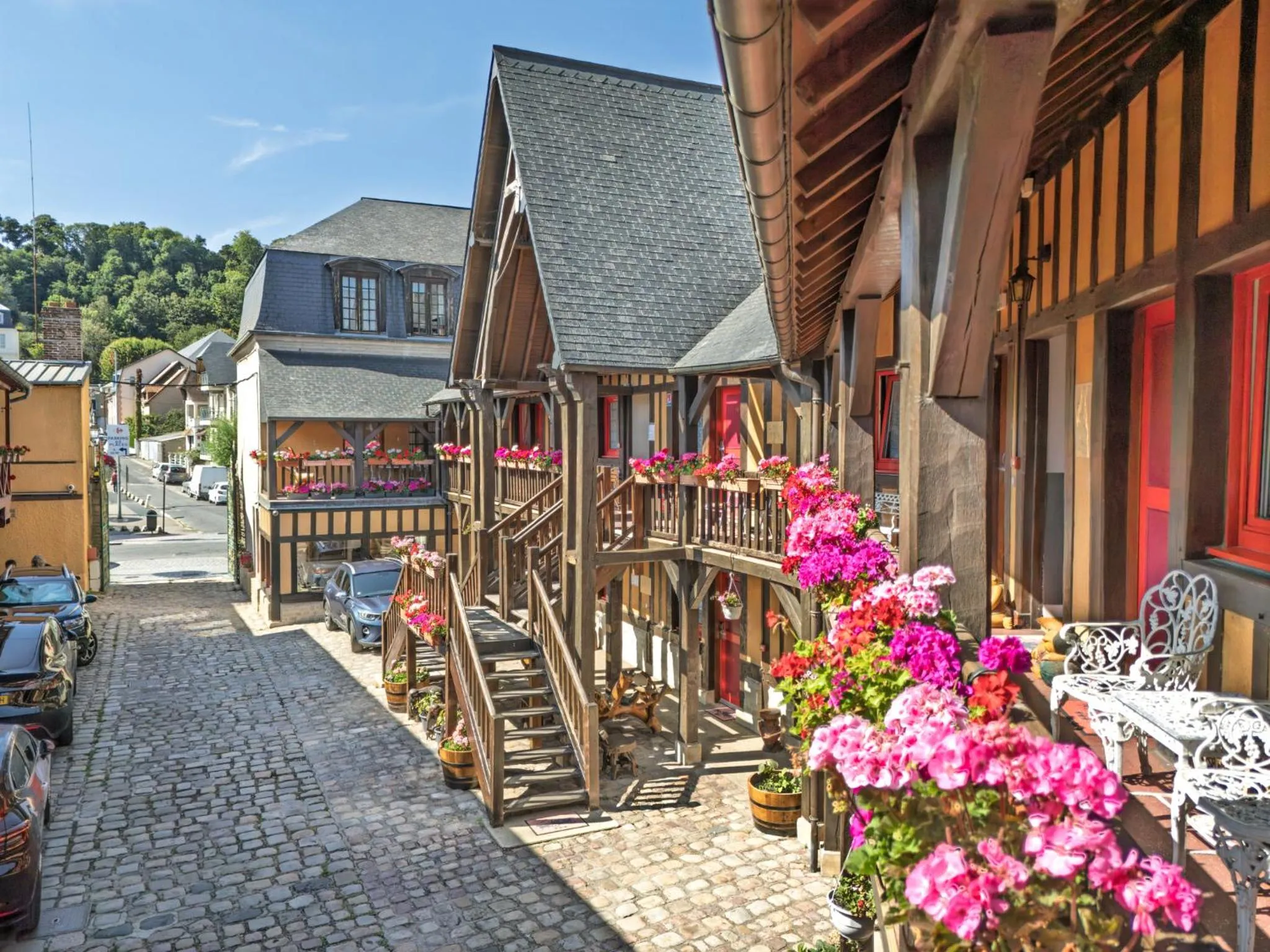 Property building in Hotel La Diligence