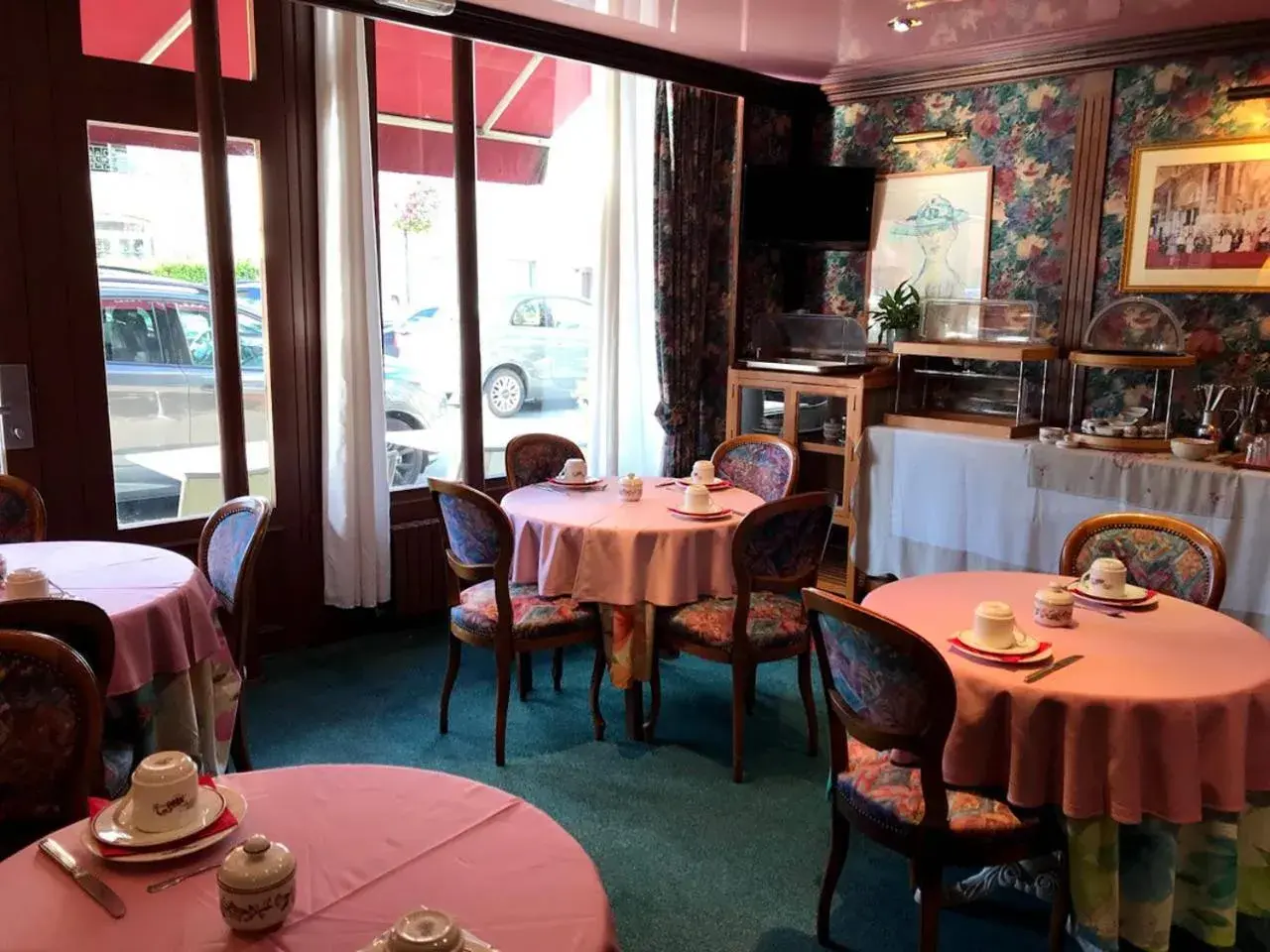 Breakfast in Hotel La Diligence Breakfast in Hotel La Diligence