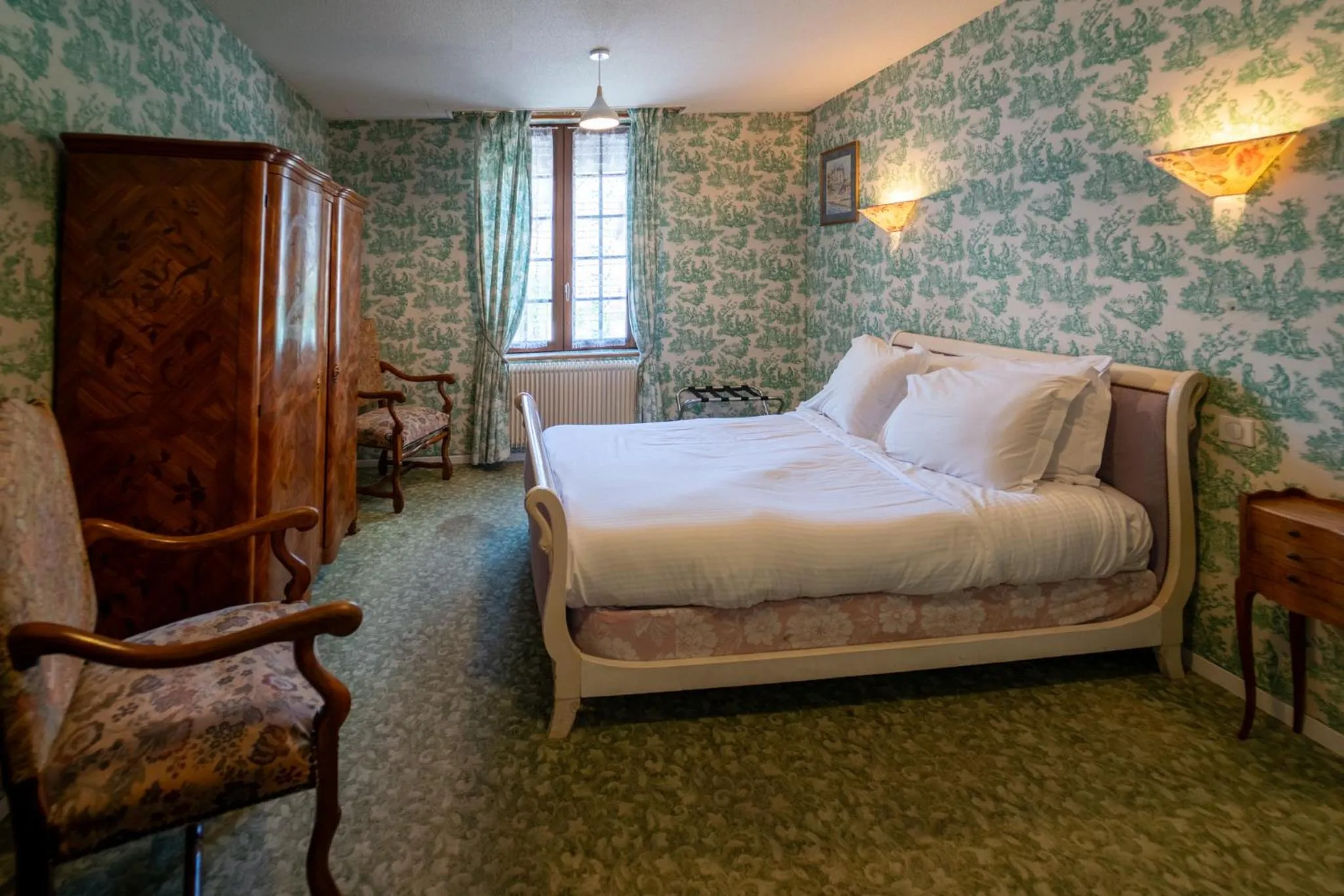 Bed in Hotel La Diligence