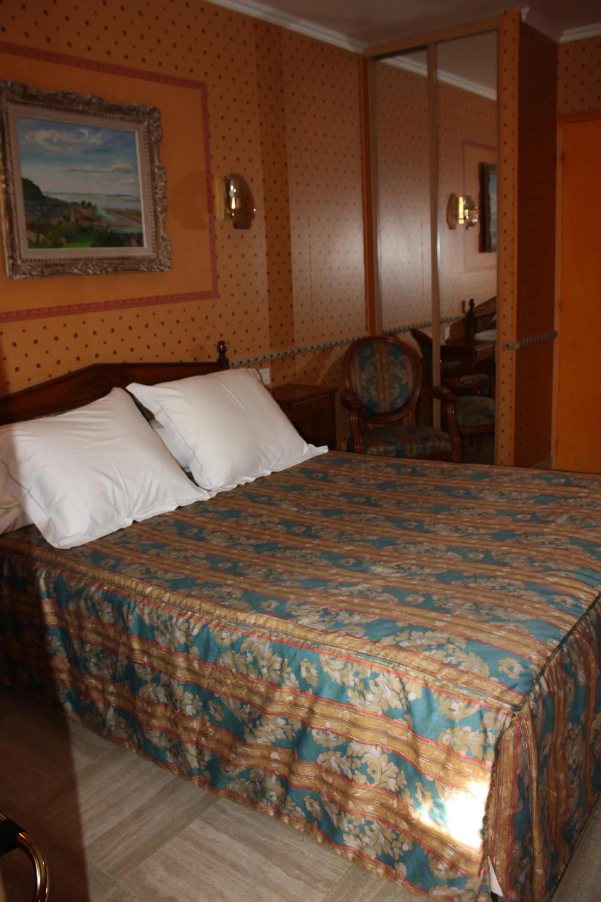 Bed in Hotel La Diligence