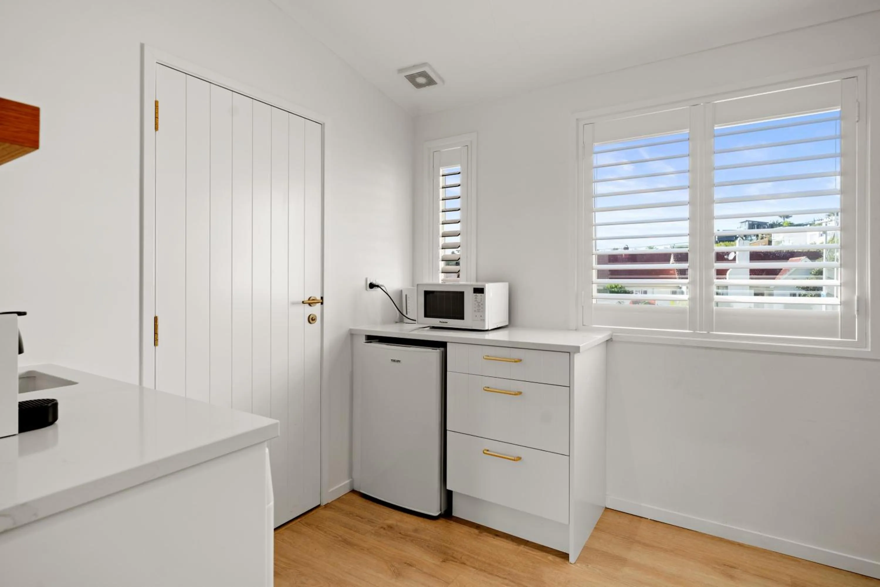 Kitchen or kitchenette in Stay Mission Bay