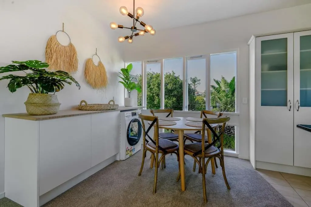 Dining area in Stay Mission Bay