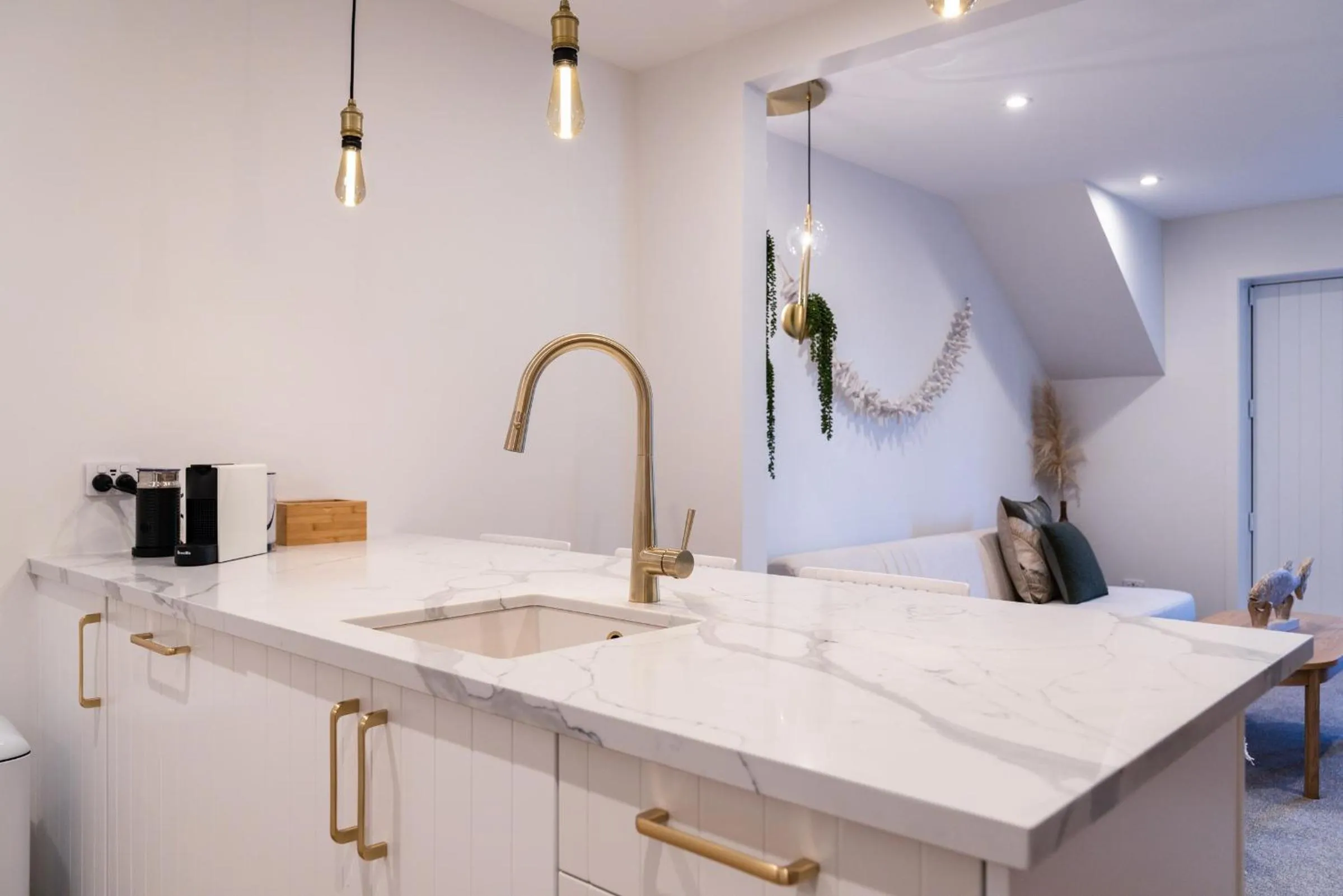 Kitchen or kitchenette in Stay Mission Bay