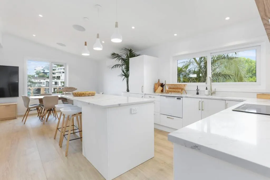 Kitchen or kitchenette in Stay Mission Bay