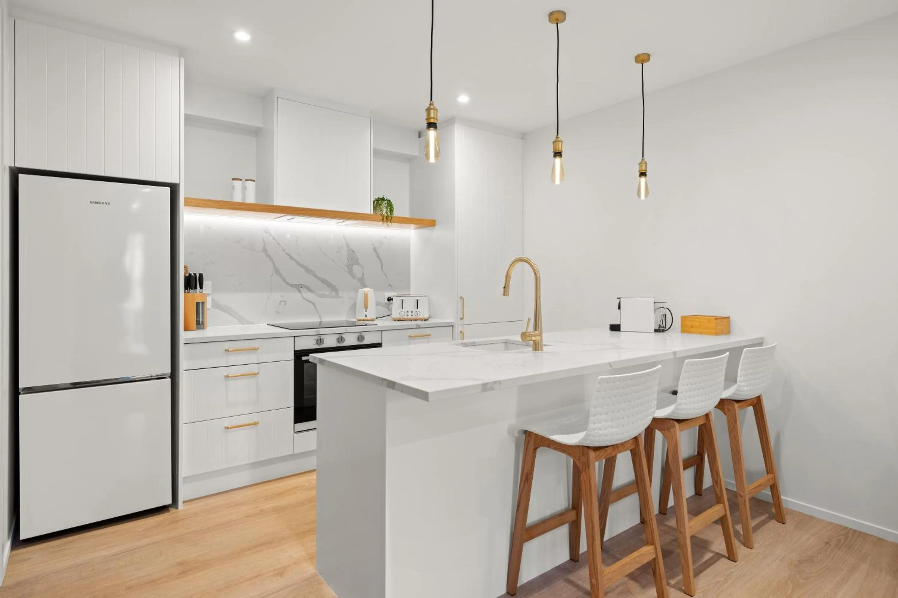 Kitchen or kitchenette in Stay Mission Bay