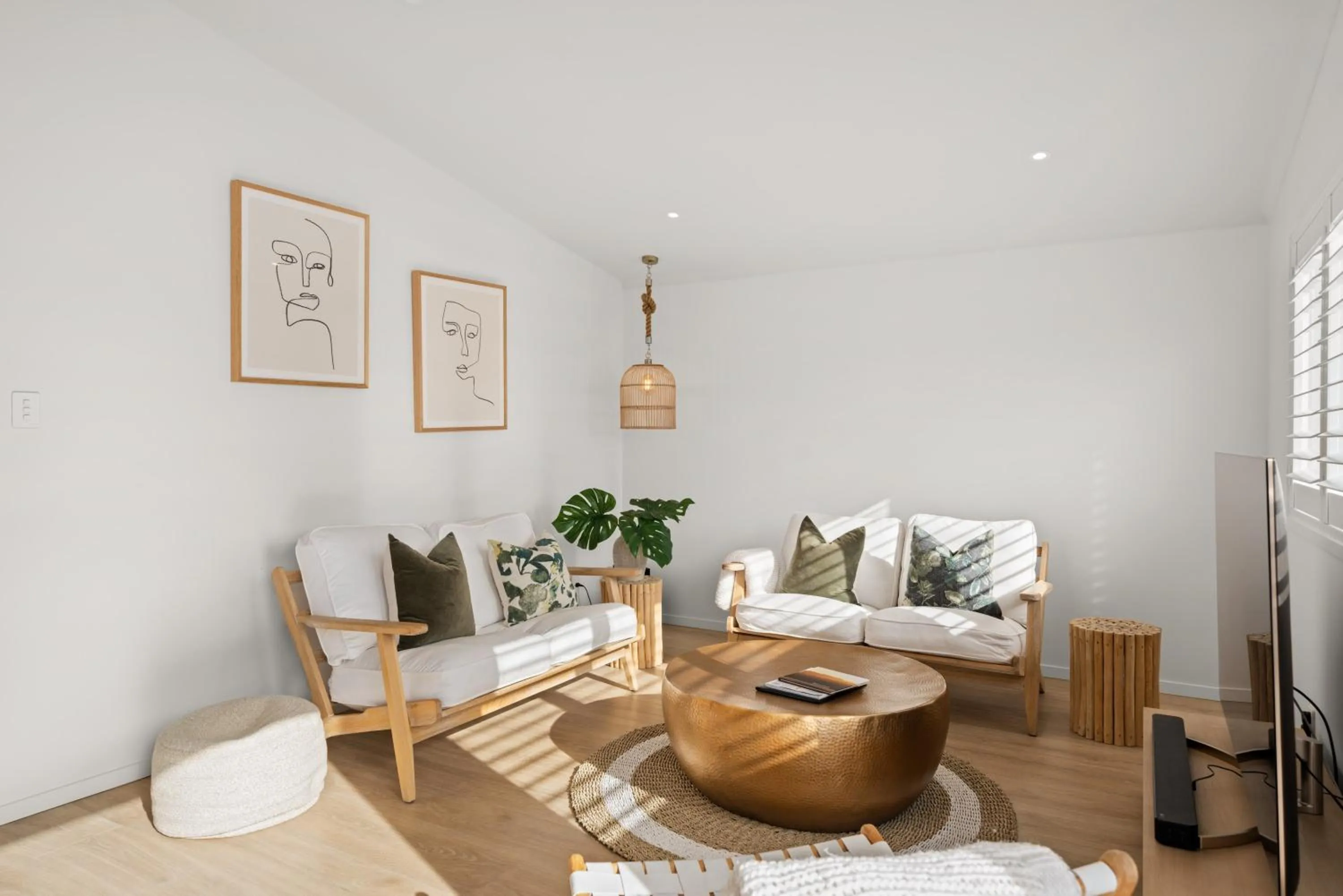 Lounge or bar in Stay Mission Bay