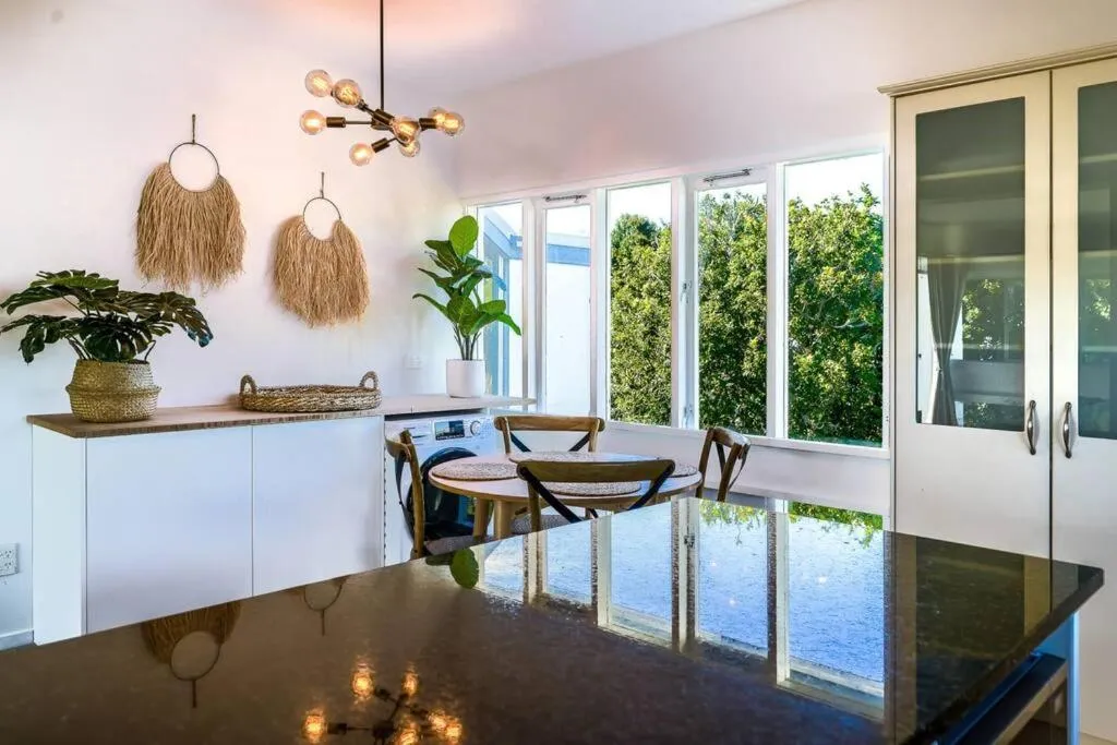 Dining area in Stay Mission Bay