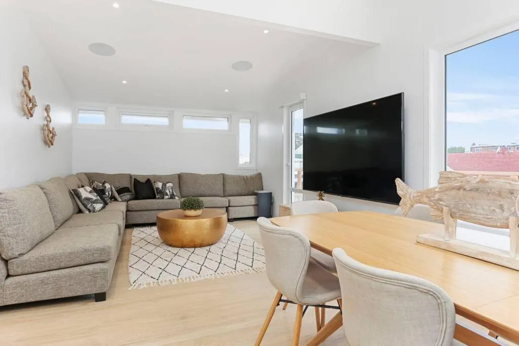 TV and multimedia in Stay Mission Bay