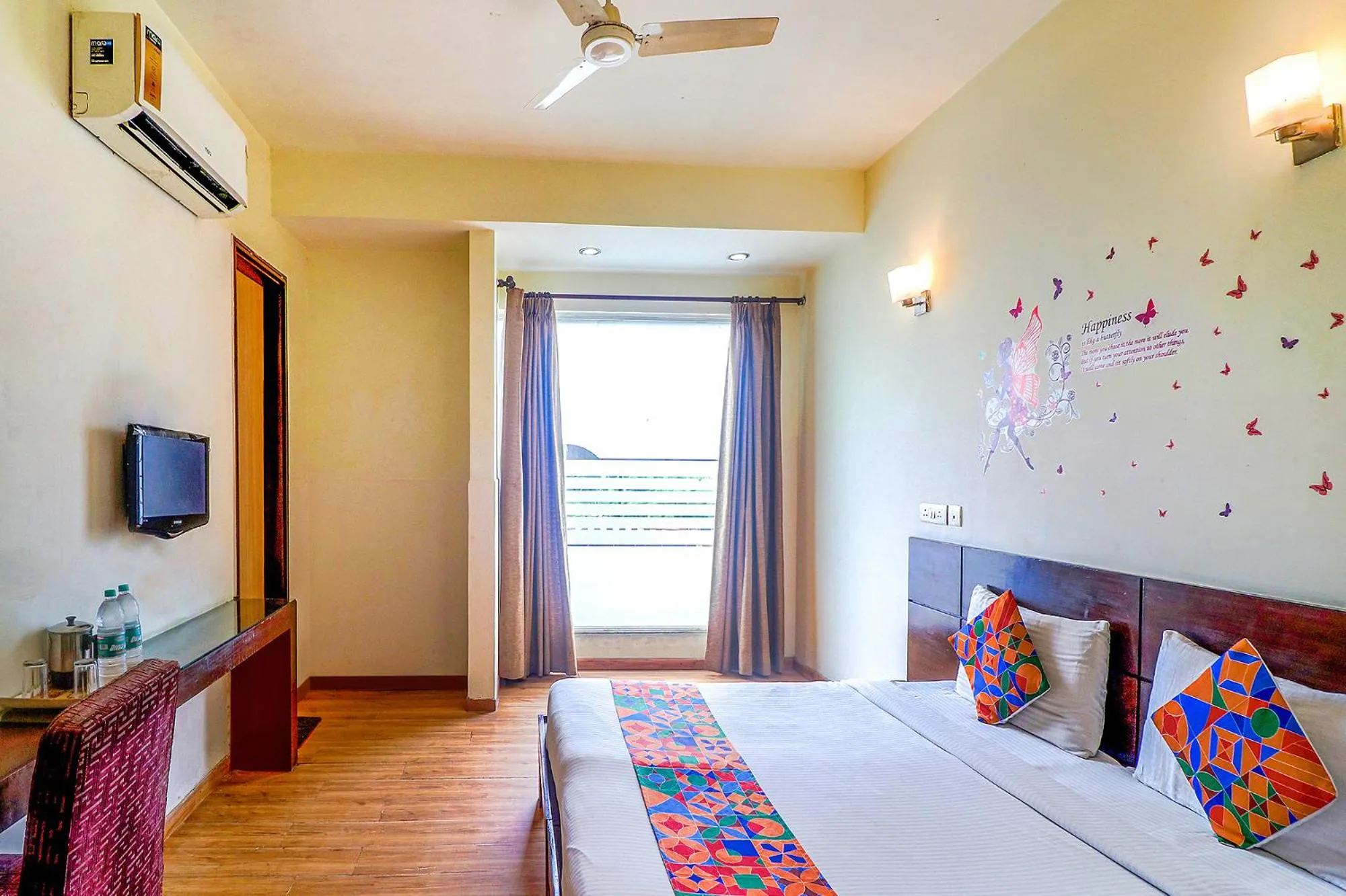 Bedroom, Bed in FabHotel Merriment City