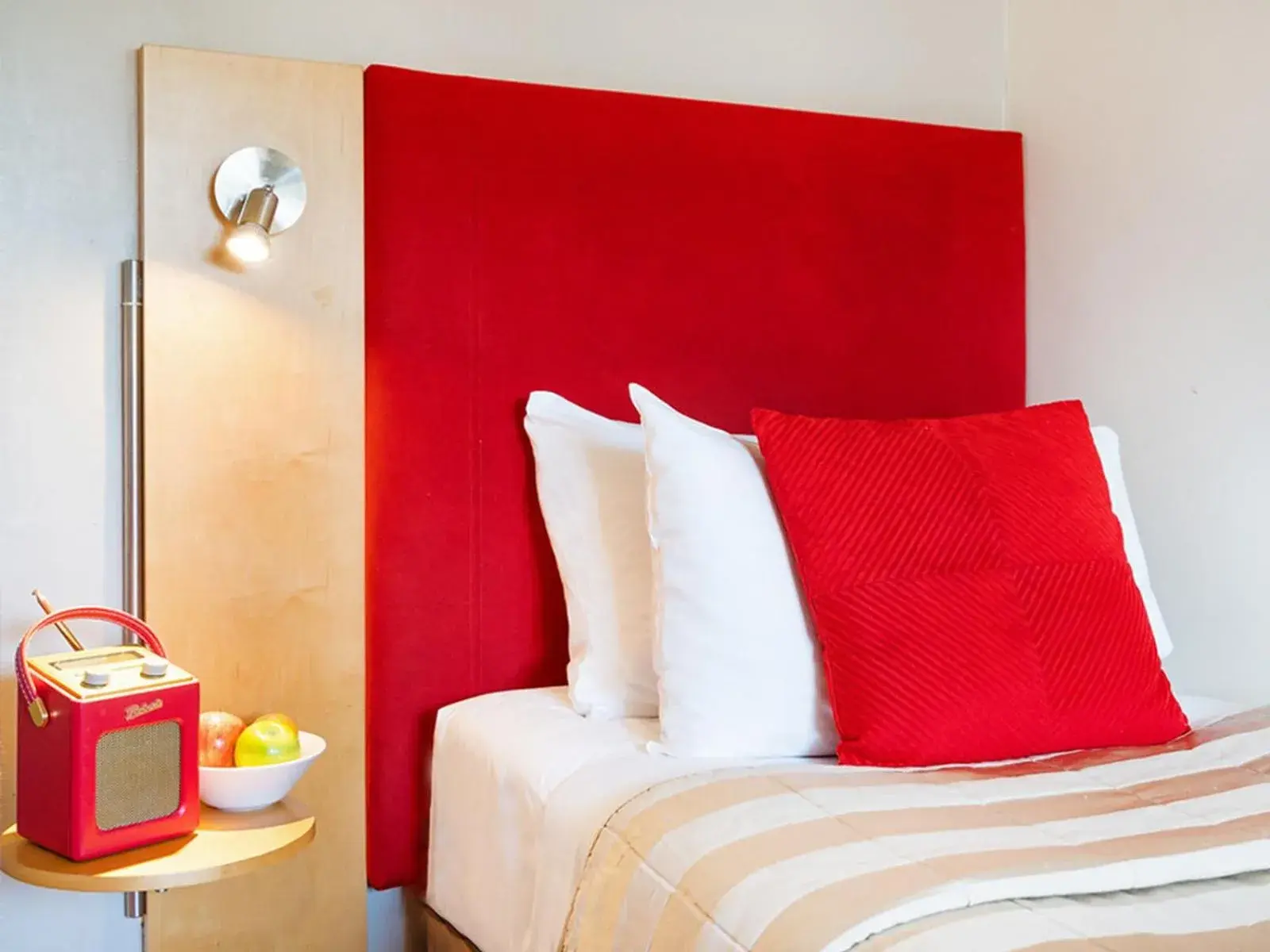 Bed in The Berkeley Square Hotel Bristol Bed in The Berkeley Square Hotel Bristol