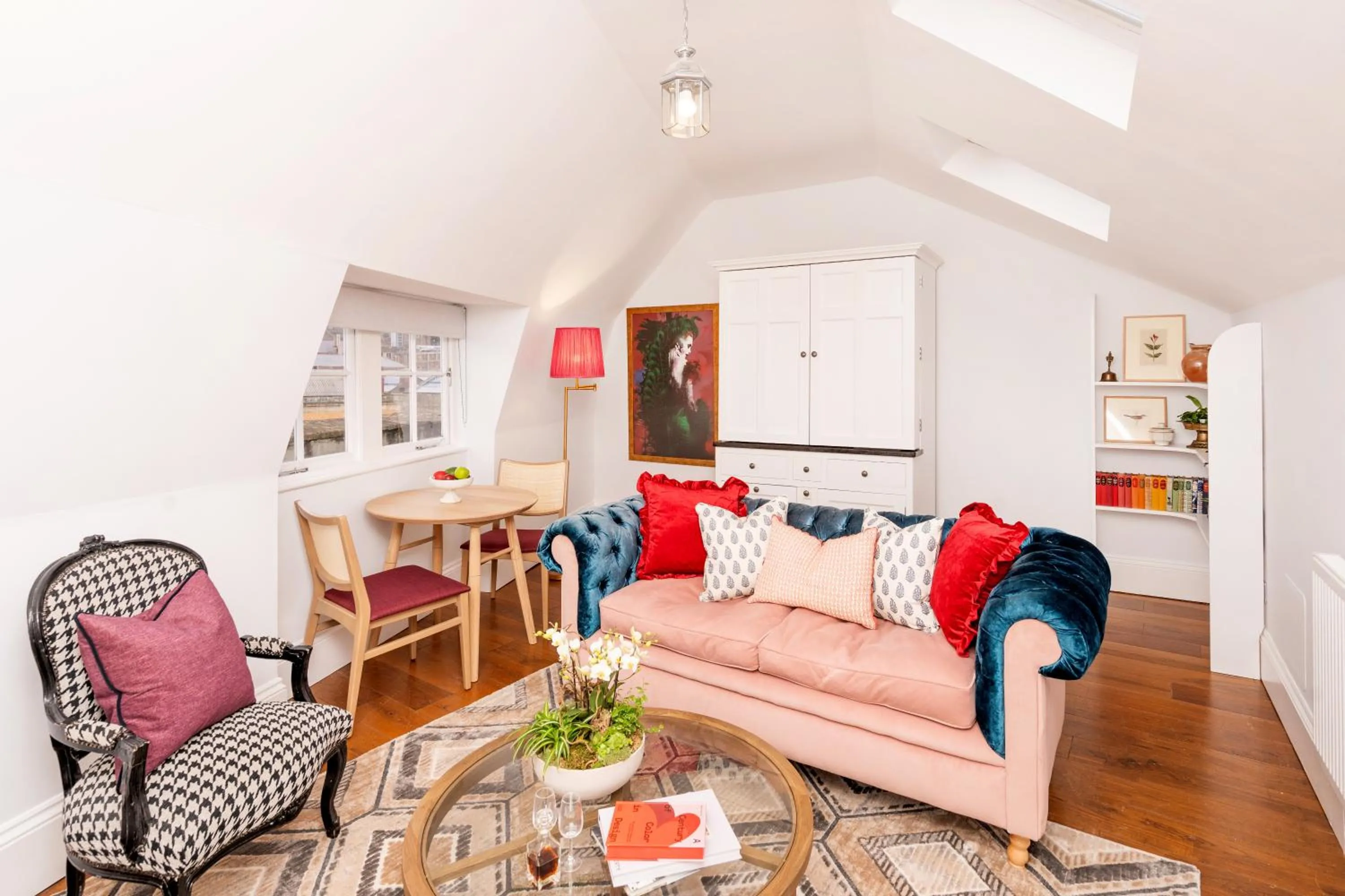 Living room in The Berkeley Square Hotel Bristol