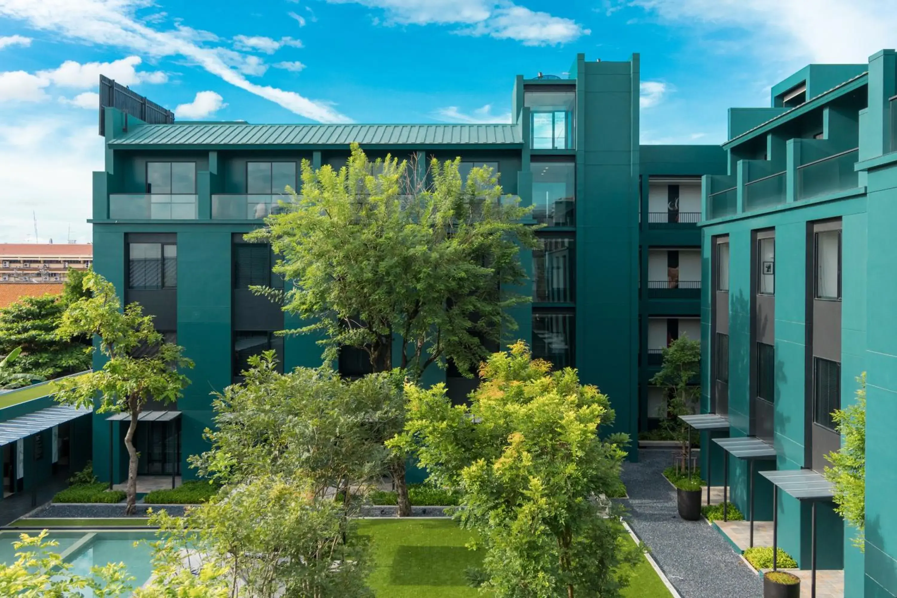 Swimming pool in Theatre Residence Swimming pool in Theatre Residence