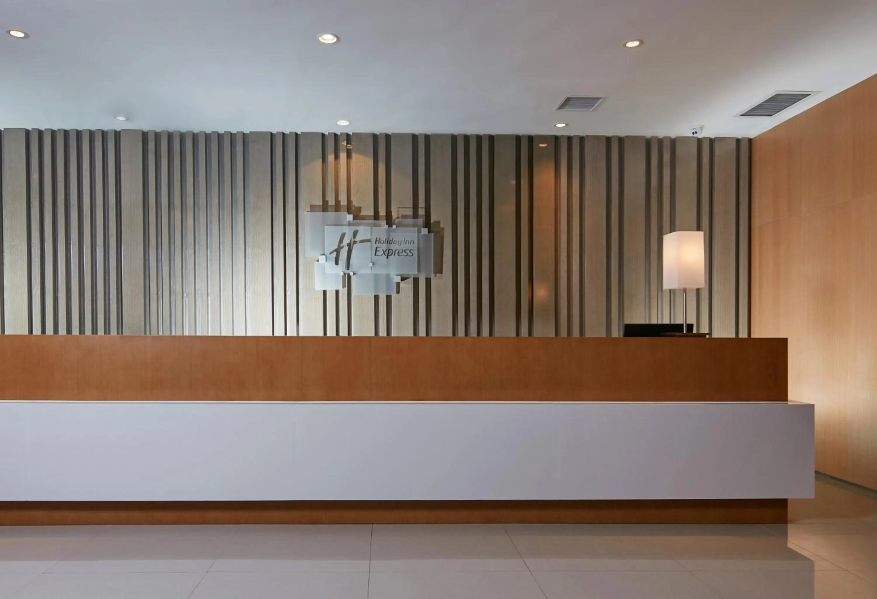 Property building in Holiday Inn Express Luoyang Yichuan by IHG