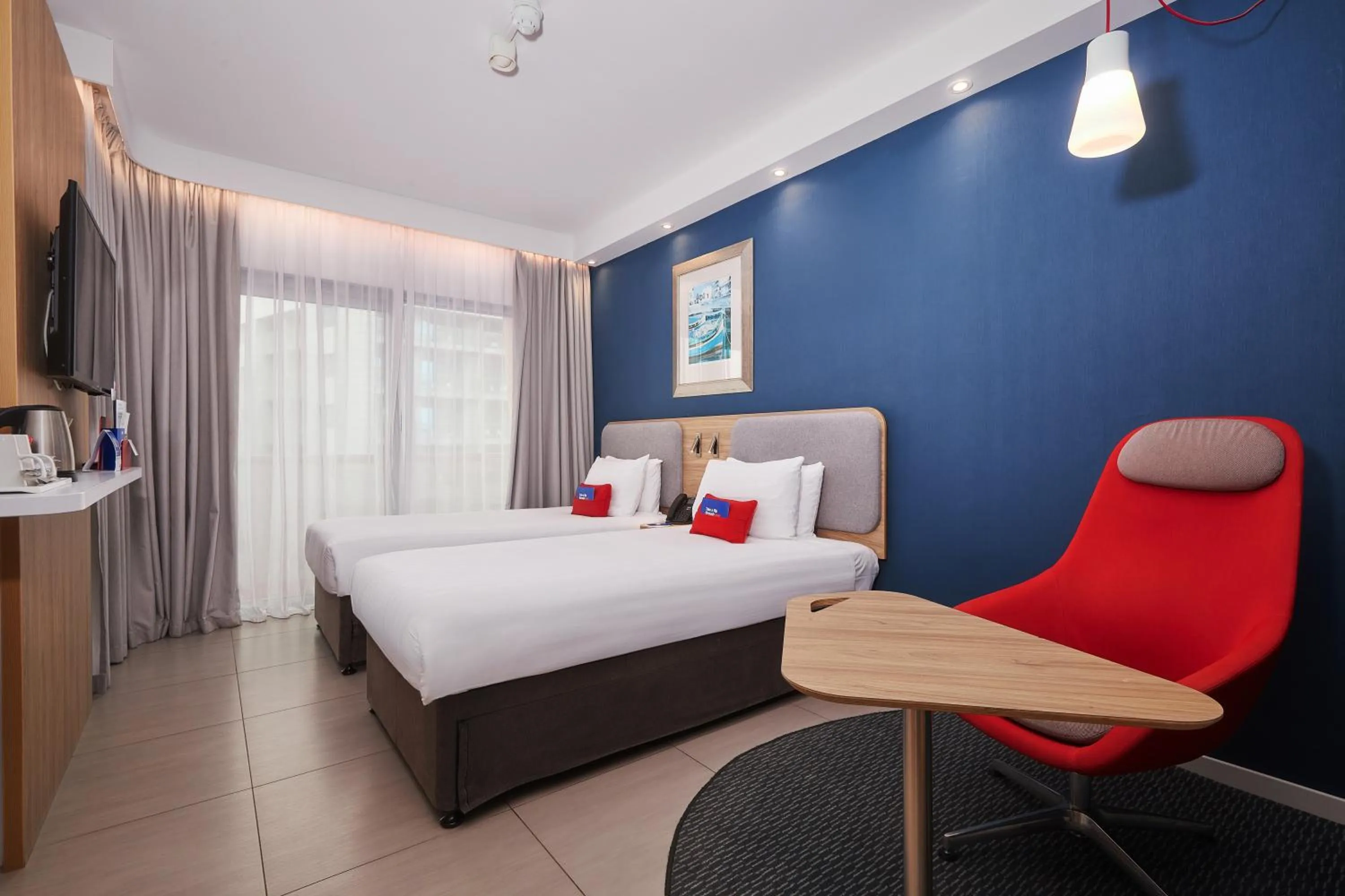 Bedroom, Bed in Holiday Inn Express - Malta by IHG