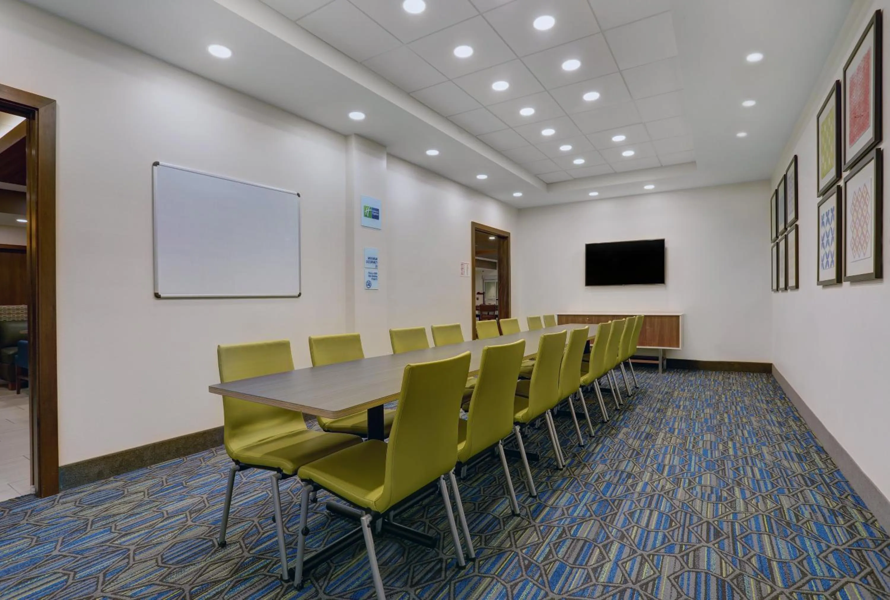 Meeting/conference room in Holiday Inn Express & Suites - Lenexa - Overland Park Area by IHG