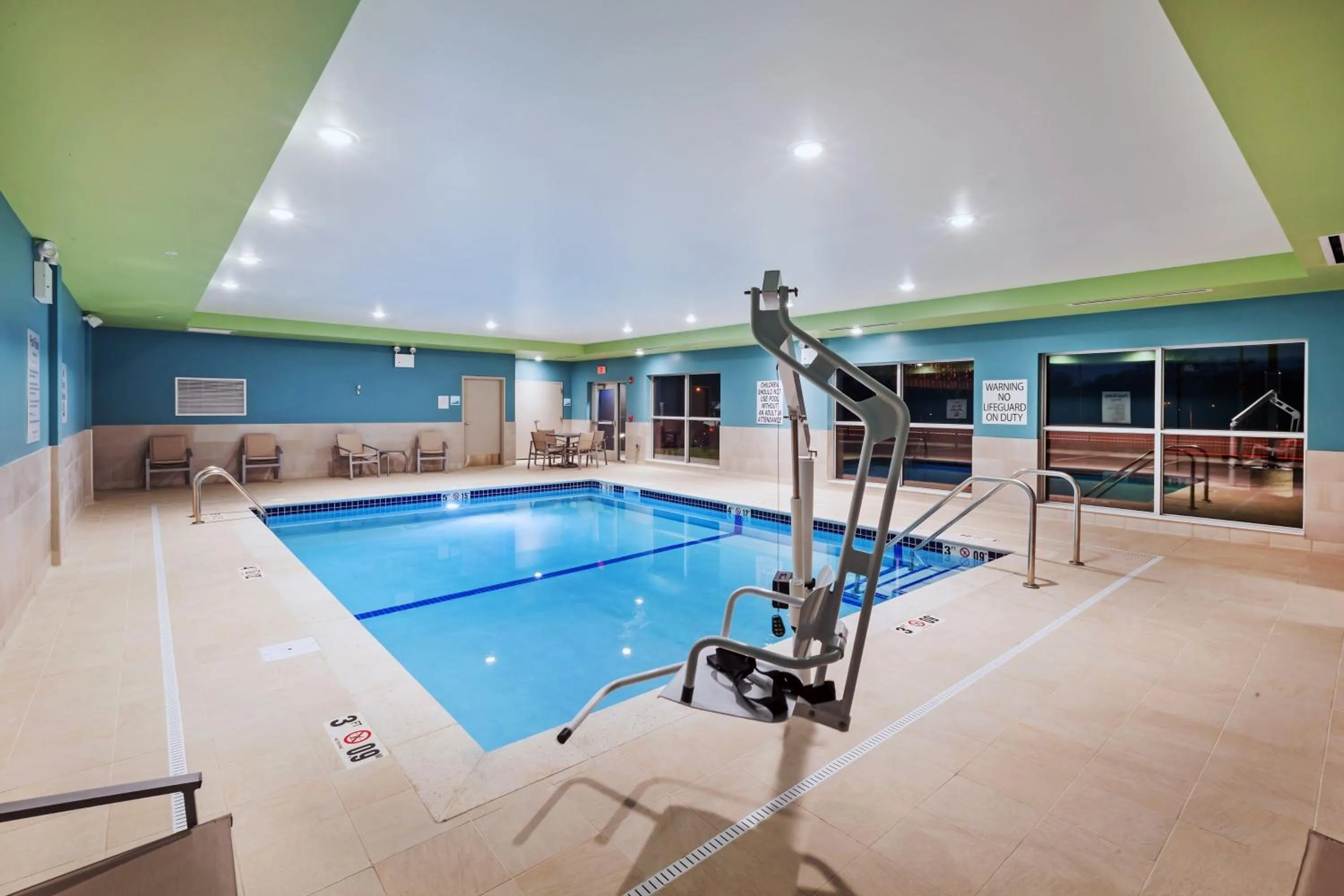 Swimming pool in Holiday Inn Express & Suites - Lenexa - Overland Park Area by IHG
