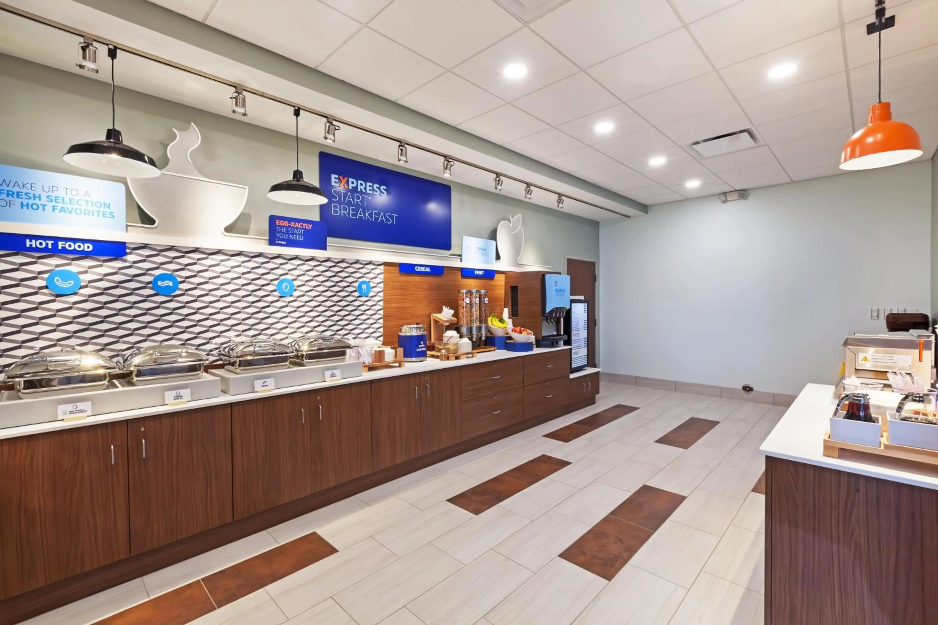 Breakfast in Holiday Inn Express & Suites - Lenexa - Overland Park Area by IHG