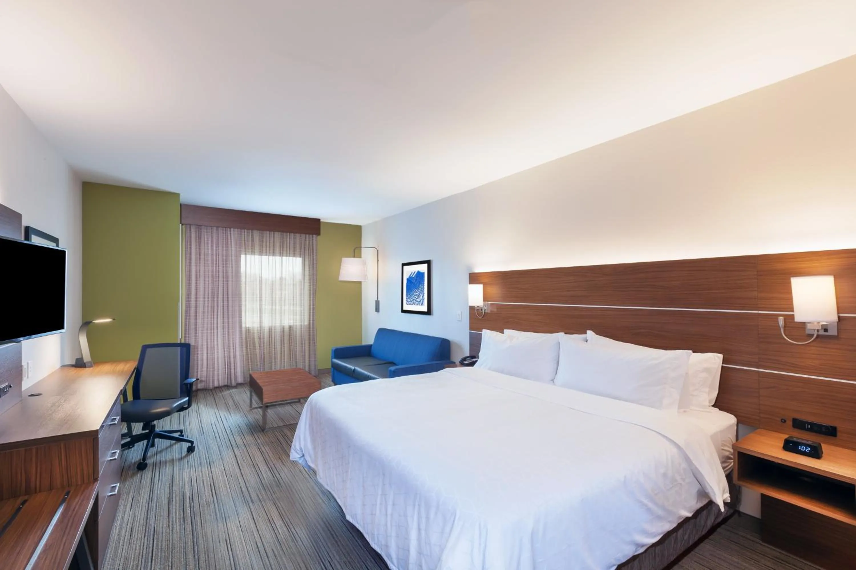 Photo of the whole room, Bed in Holiday Inn Express & Suites - Lenexa - Overland Park Area by IHG