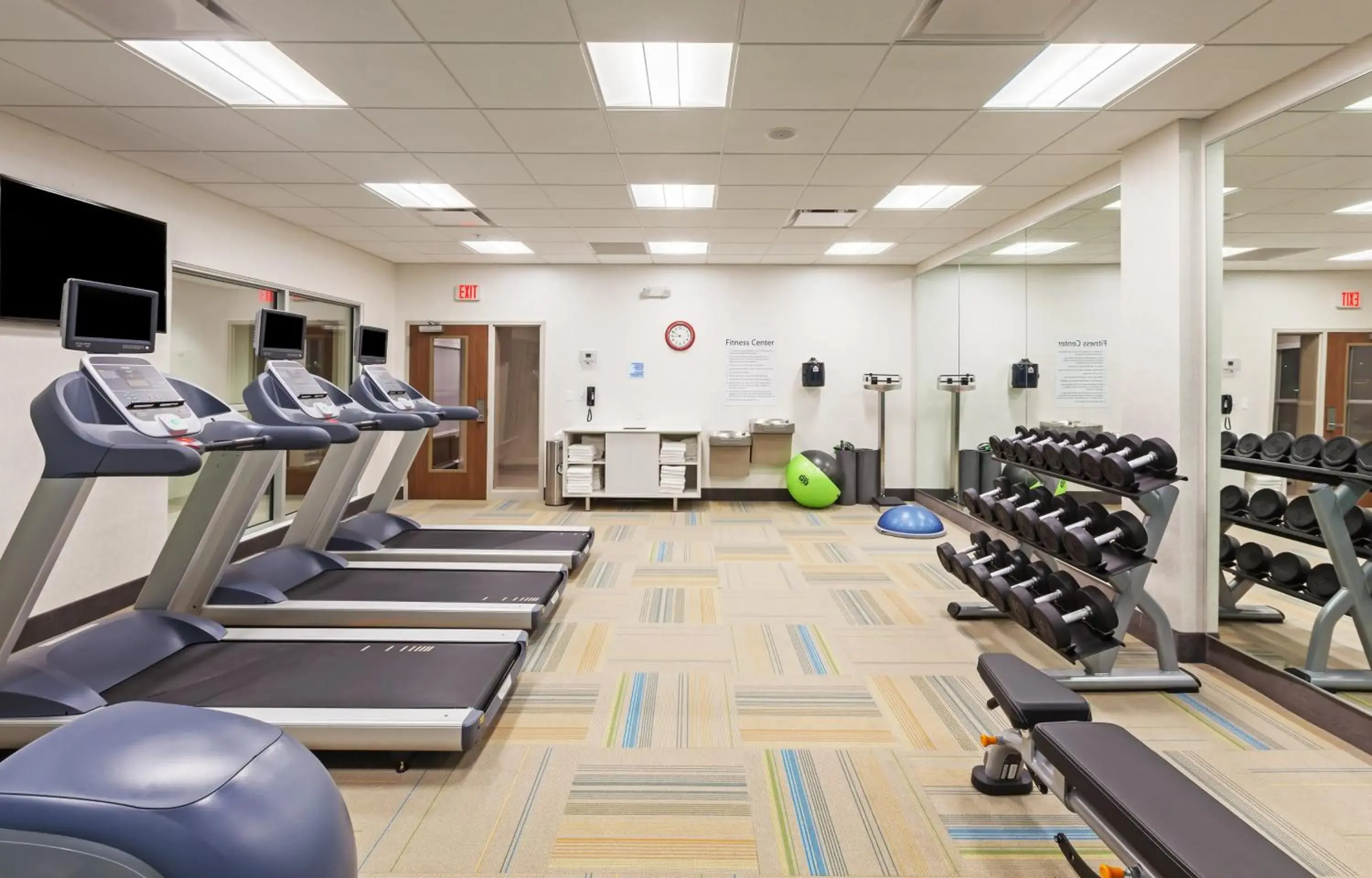 Fitness centre/facilities in Holiday Inn Express & Suites - Lenexa - Overland Park Area by IHG Fitness centre/facilities in Holiday Inn Express & Suites - Lenexa - Overland Park Area by IHG