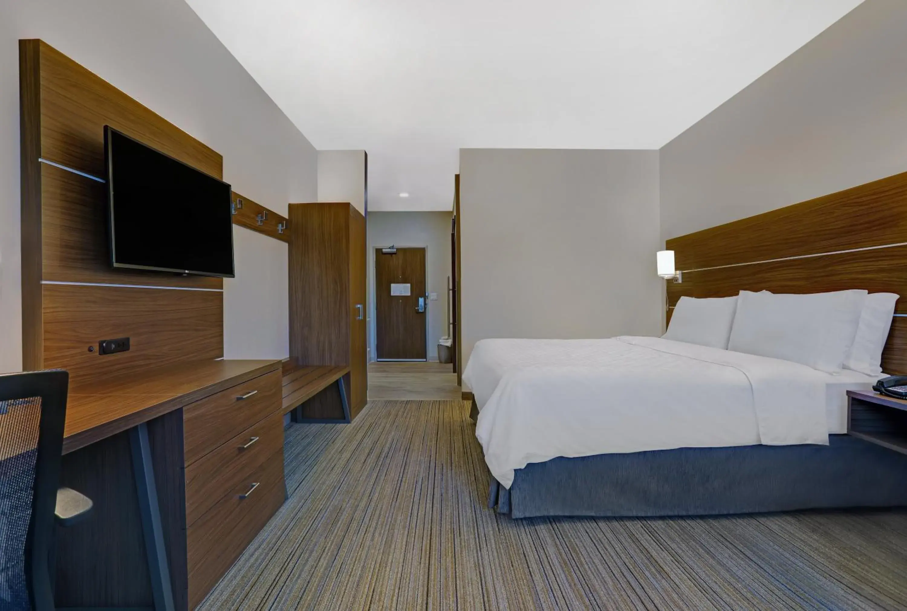 Photo of the whole room, Bed in Holiday Inn Express & Suites - Lenexa - Overland Park Area by IHG Photo of the whole room, Bed in Holiday Inn Express & Suites - Lenexa - Overland Park Area by IHG