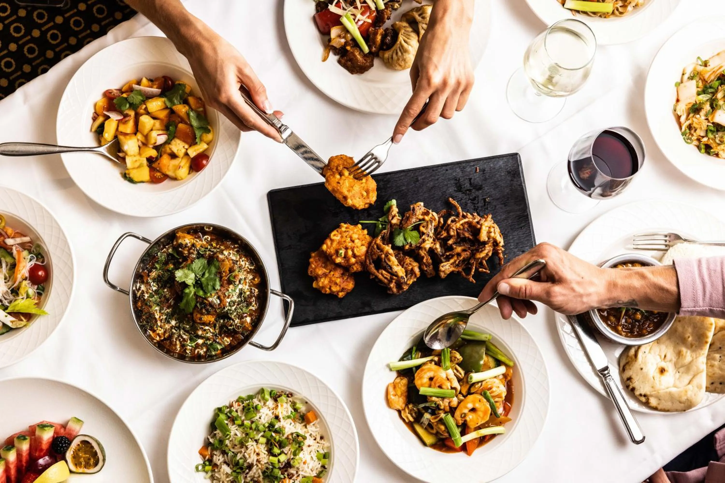 Restaurant/places to eat in Pomme d'Or Hotel