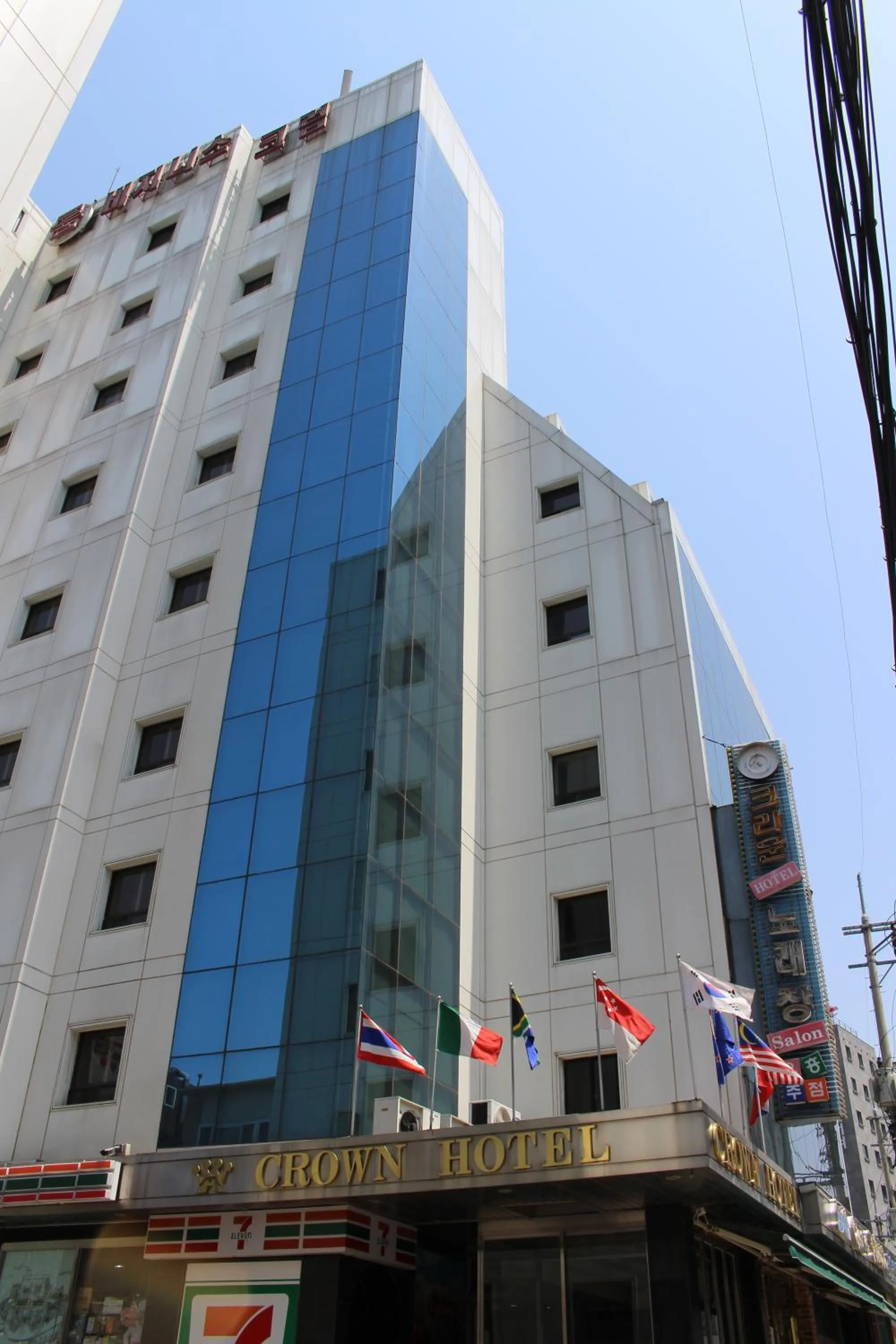Property building in Insadong Crown Hotel