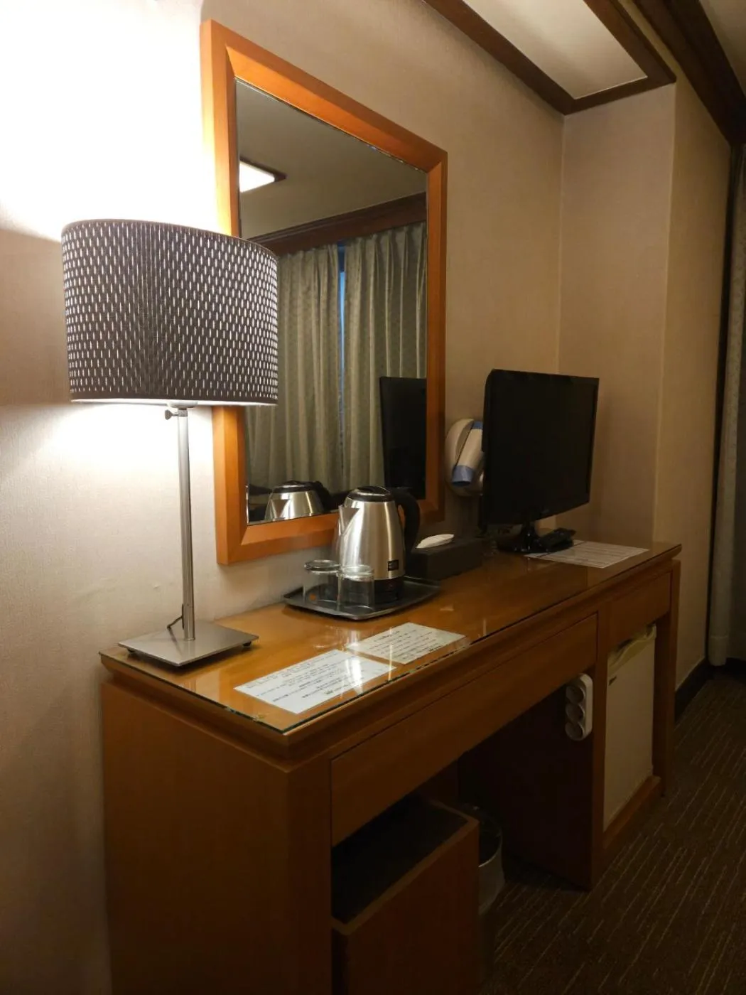 TV and multimedia in Insadong Crown Hotel