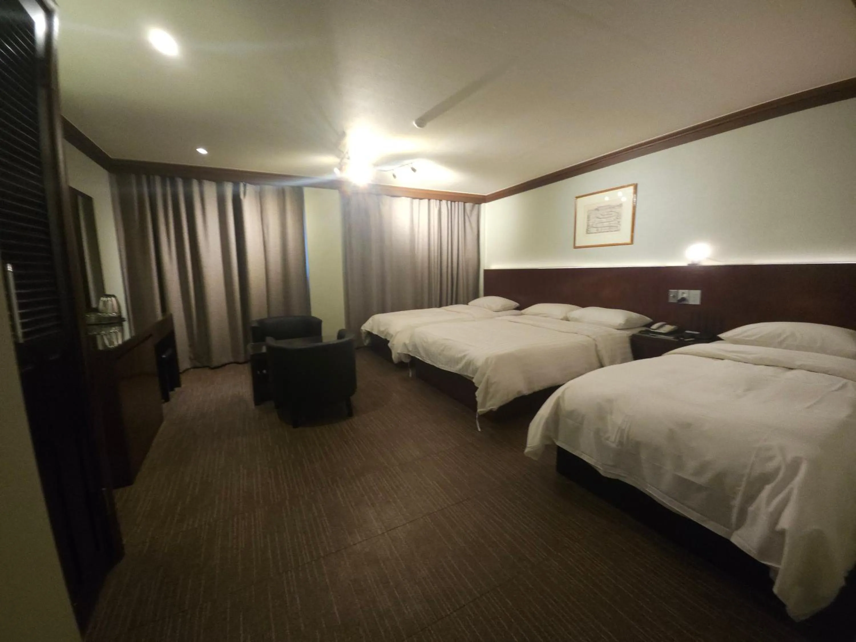 Bed in Insadong Crown Hotel